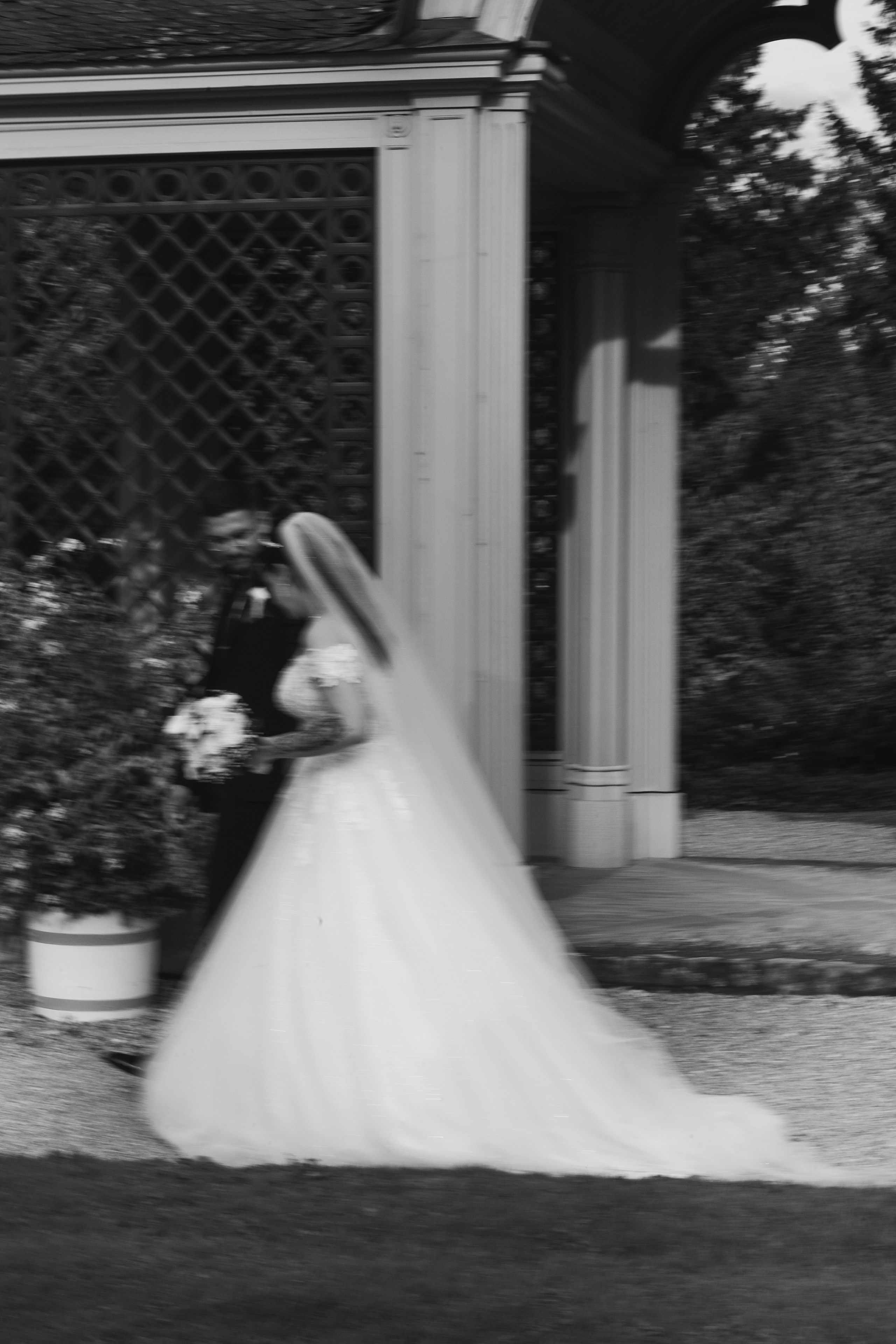 Emotionale Zeremonie in Schwetzingen – Hochzeitsfotografie mit echten Momenten