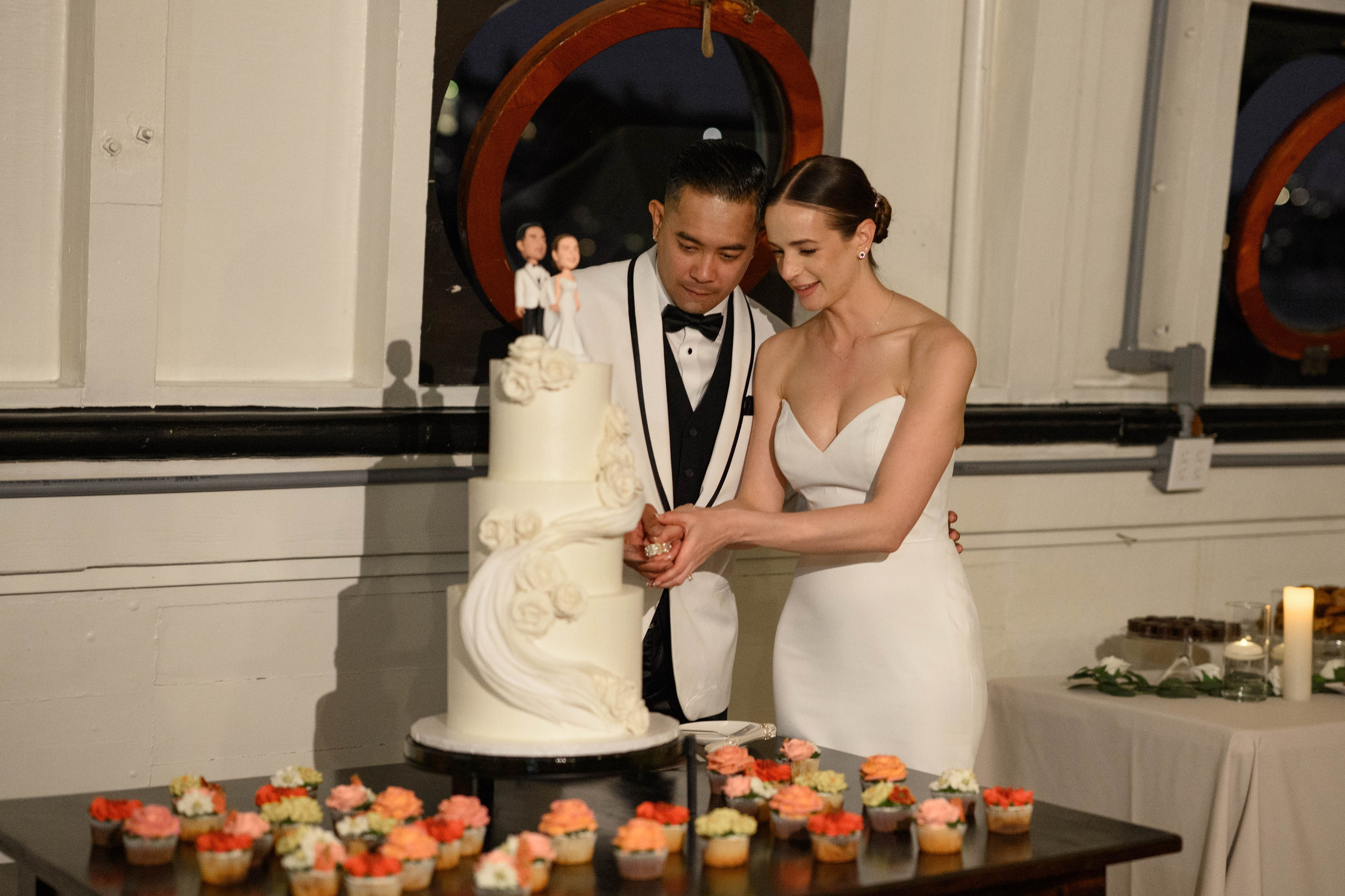 Kevin & Katie. Wedding & portrait photography in the Seattle Area. Helen Michelle photographer