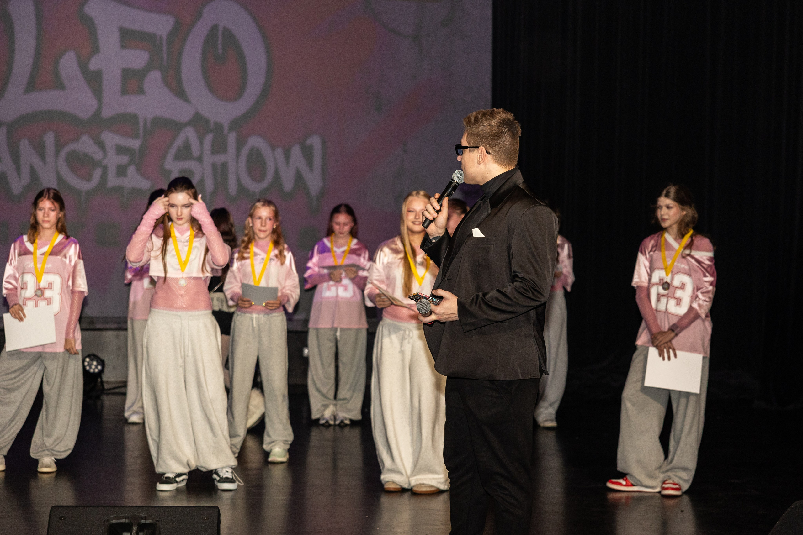 LEO DANCE SHOW WINTER 2025. Семейный и детский фотограф в Варшаве Мила Бобровская