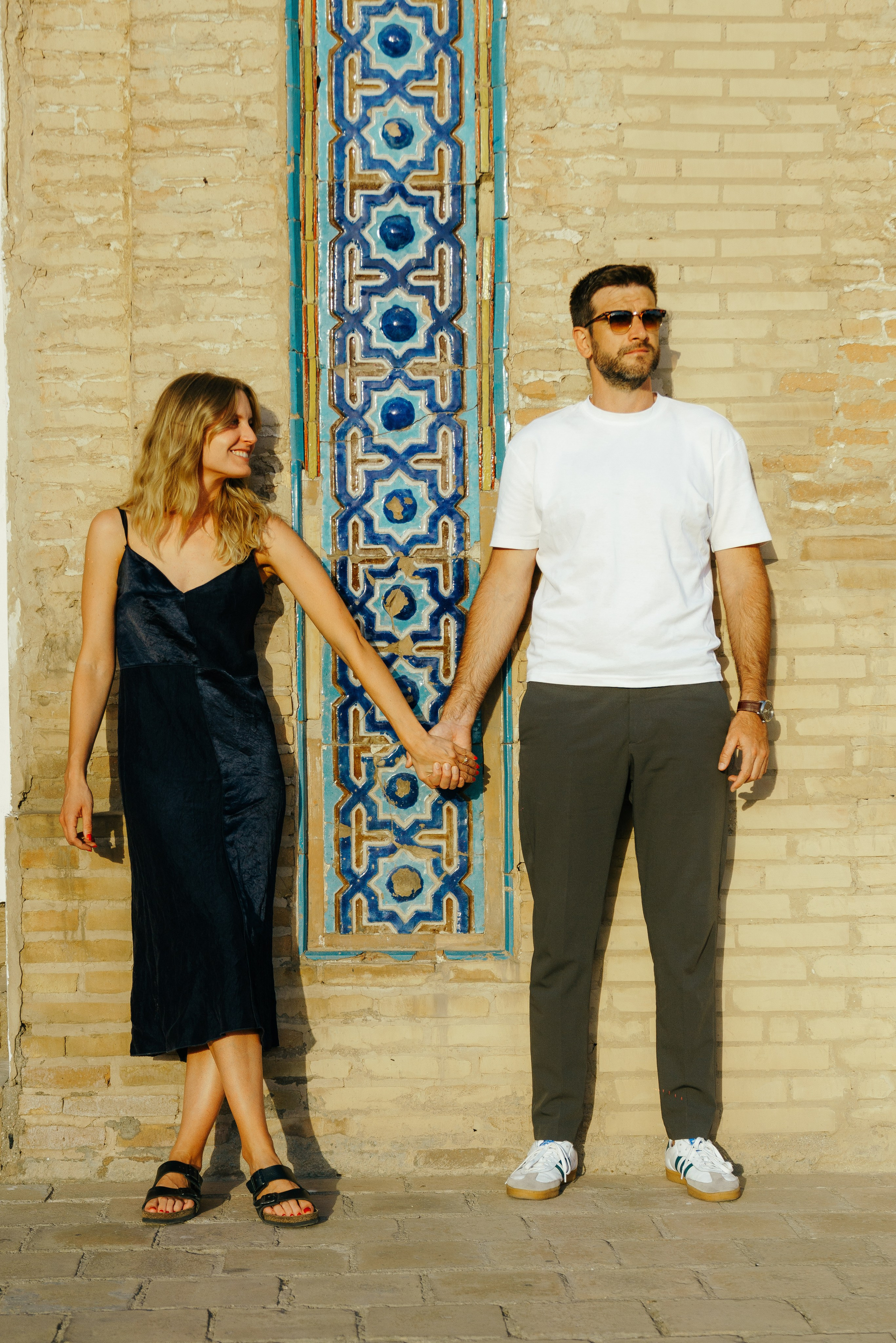 Love Story photoshoot in Samarkand with the backdrop of Gur-Emir. Photographer in Uzbekistan and Samarkand Djasur Marupov