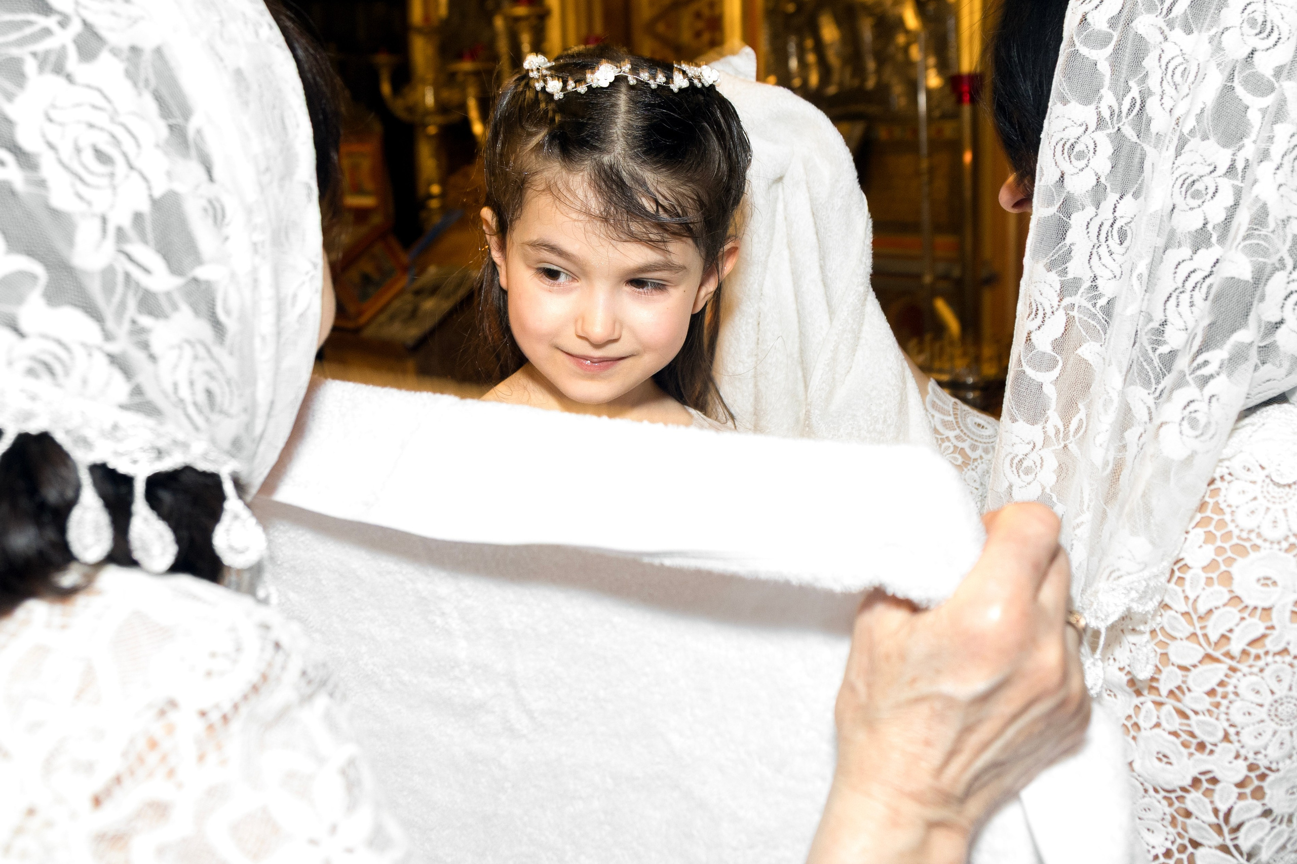 Un petit aperçu du baptême d’Emma ✨. Wedding, event and family photographer in Paris, Emilian Olaru