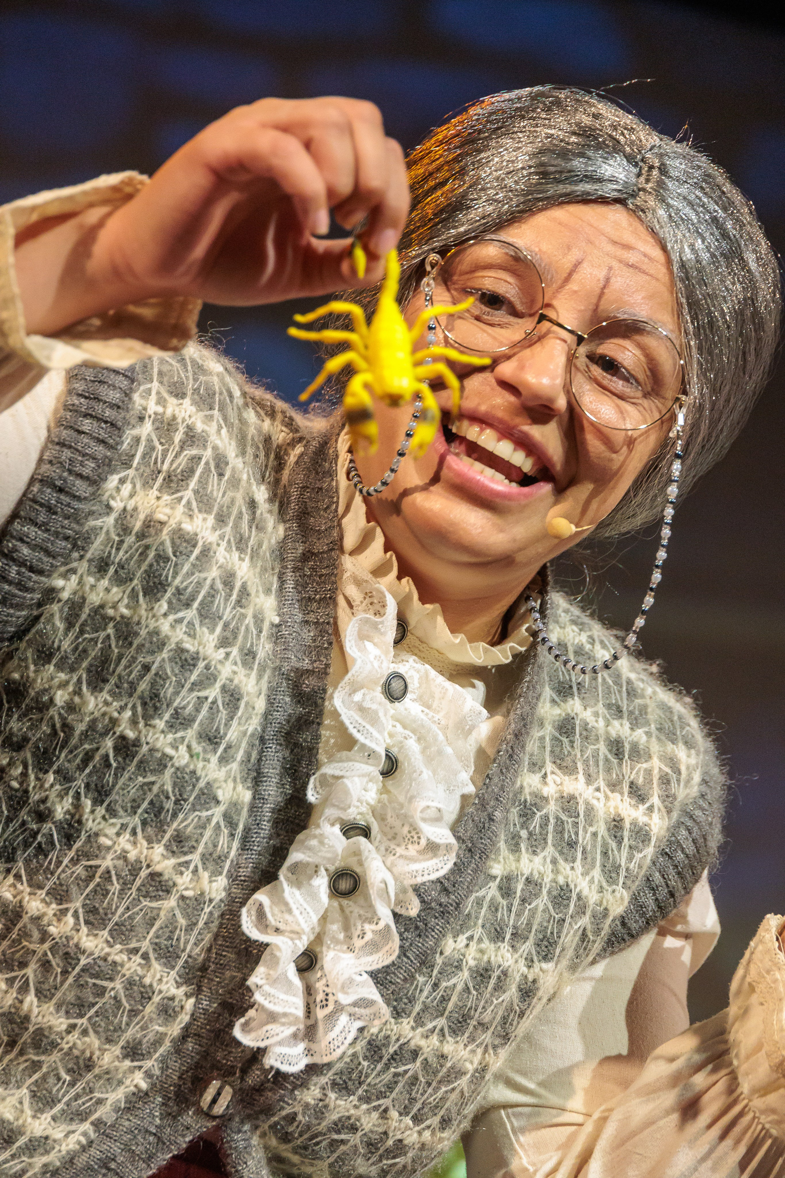 Clounella. Povestea Scufita rosie. ✔️ Фото Видео на свадьбы и крестины Молдова — Cinematic.md