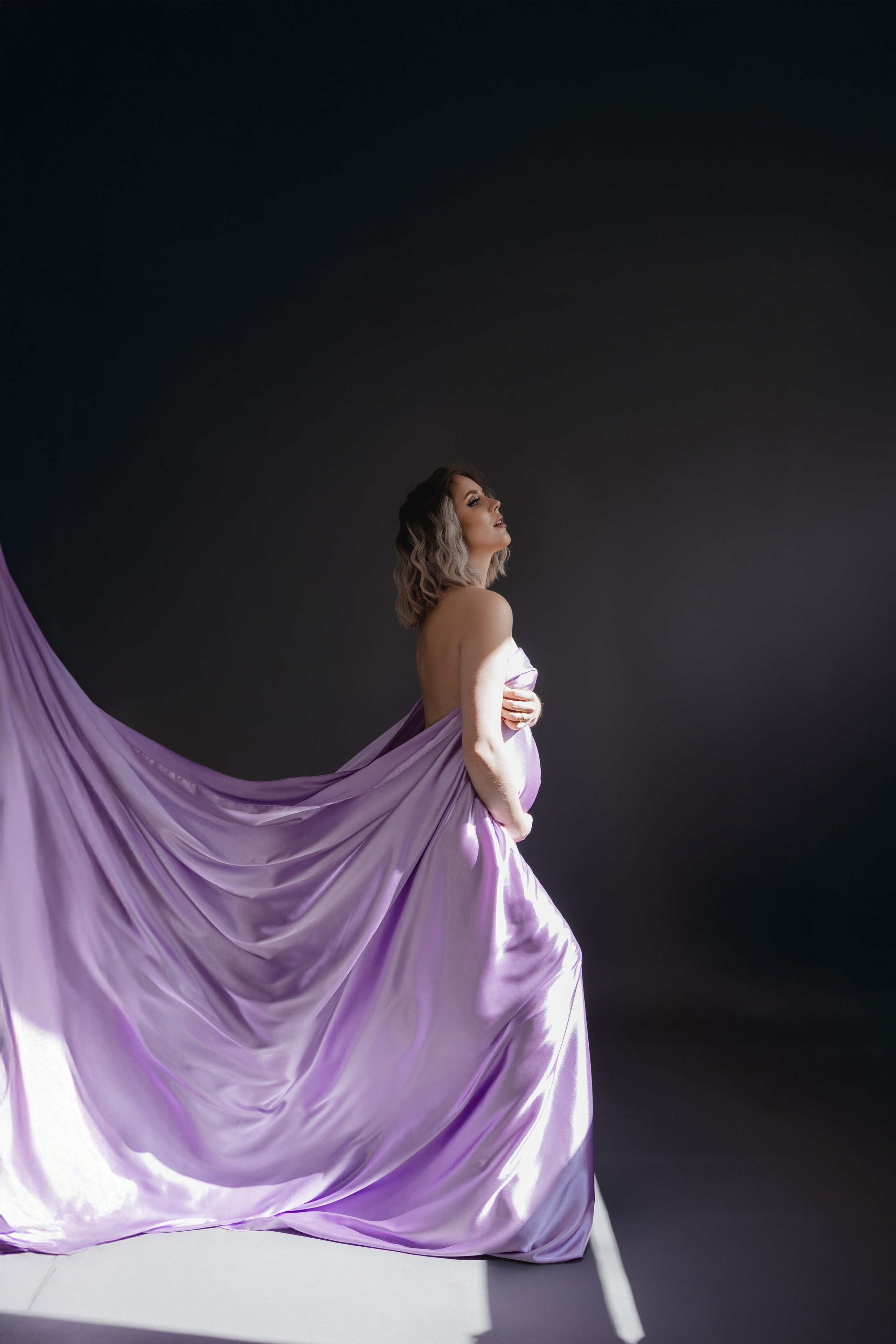 Babybauch Shooting im Fotostudio | Schwangerschaftsfotos in Bochum. Hochzeitsfotografin Bochum | Halyna Reiche Fotografie NRW