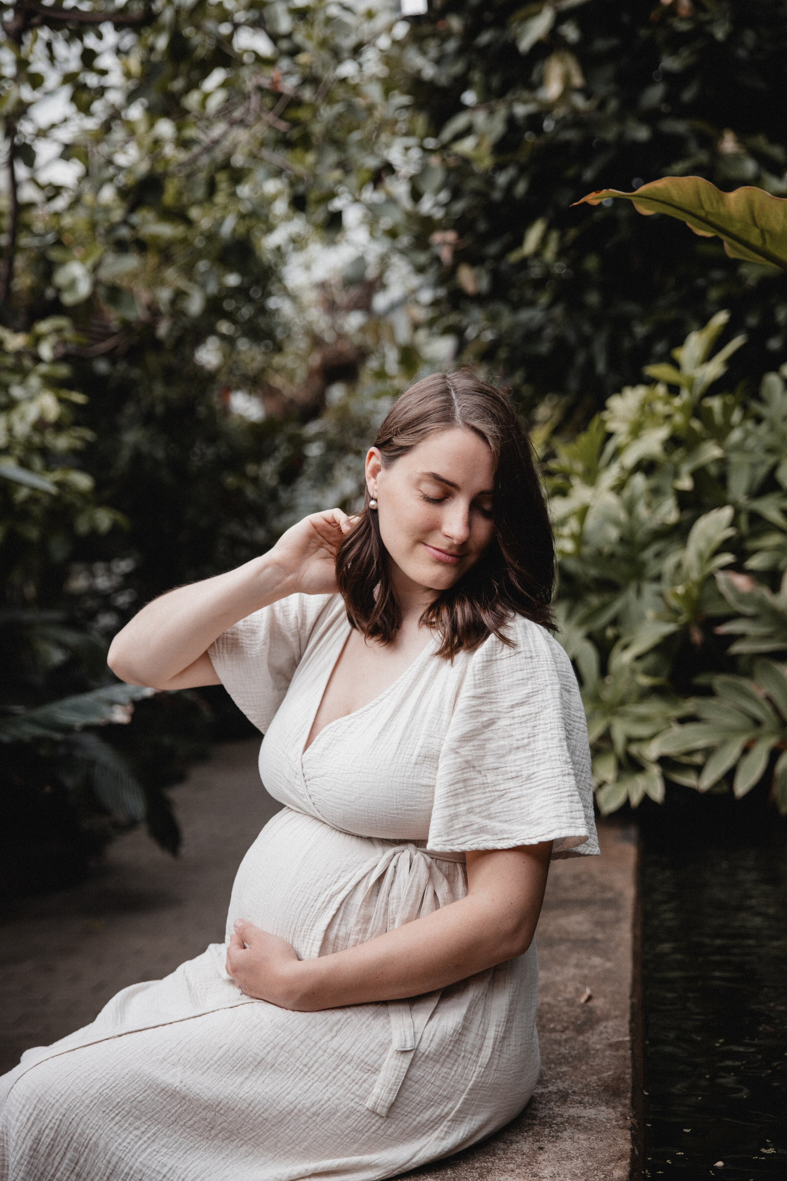 Babybauch Shooting im Botanischen Garten Bochum | Reiche Fotografie. Hochzeitsfotografin Bochum | Halyna Reiche Fotografie NRW