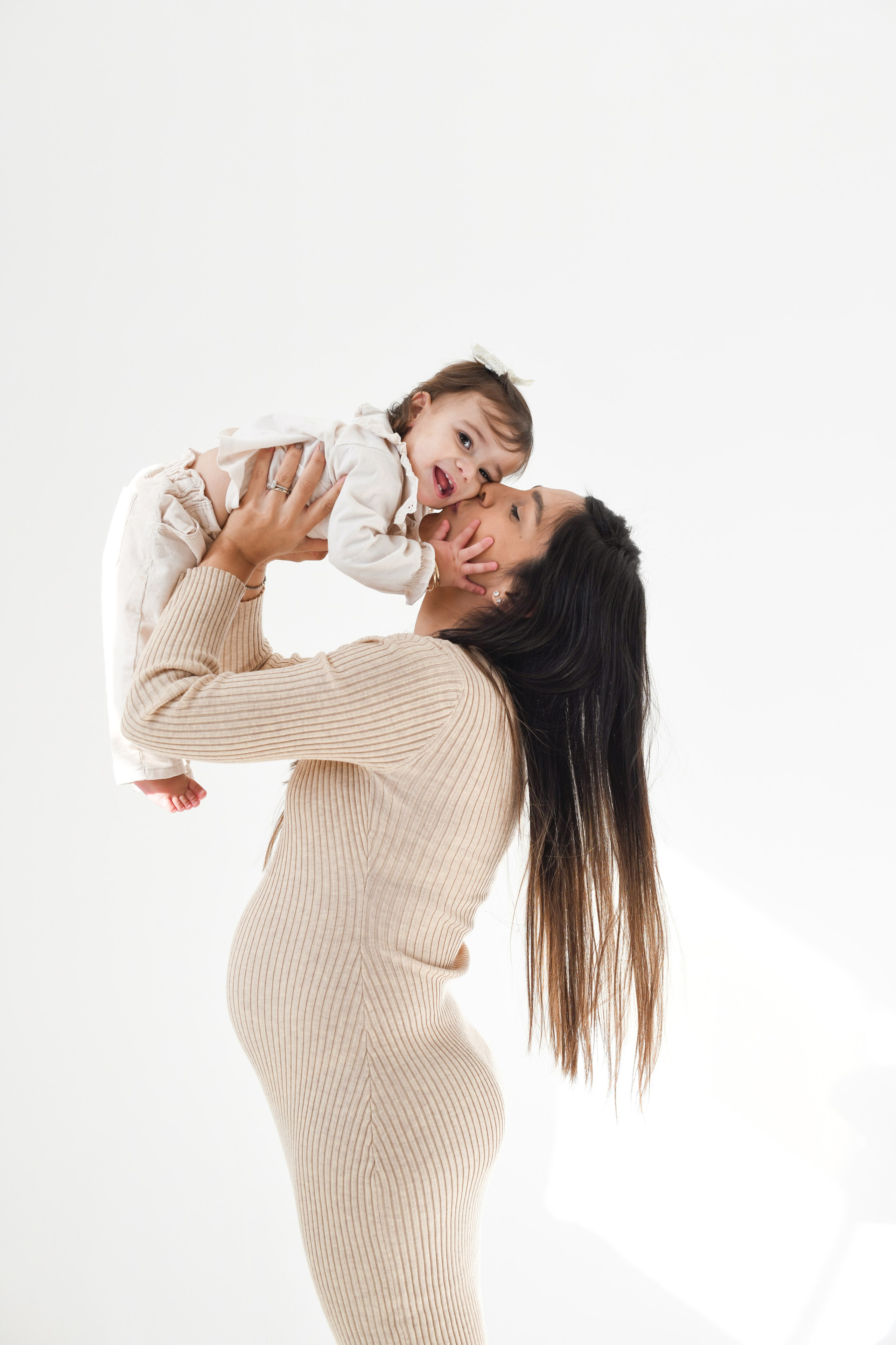 Eliya's family. צלמת ולדה