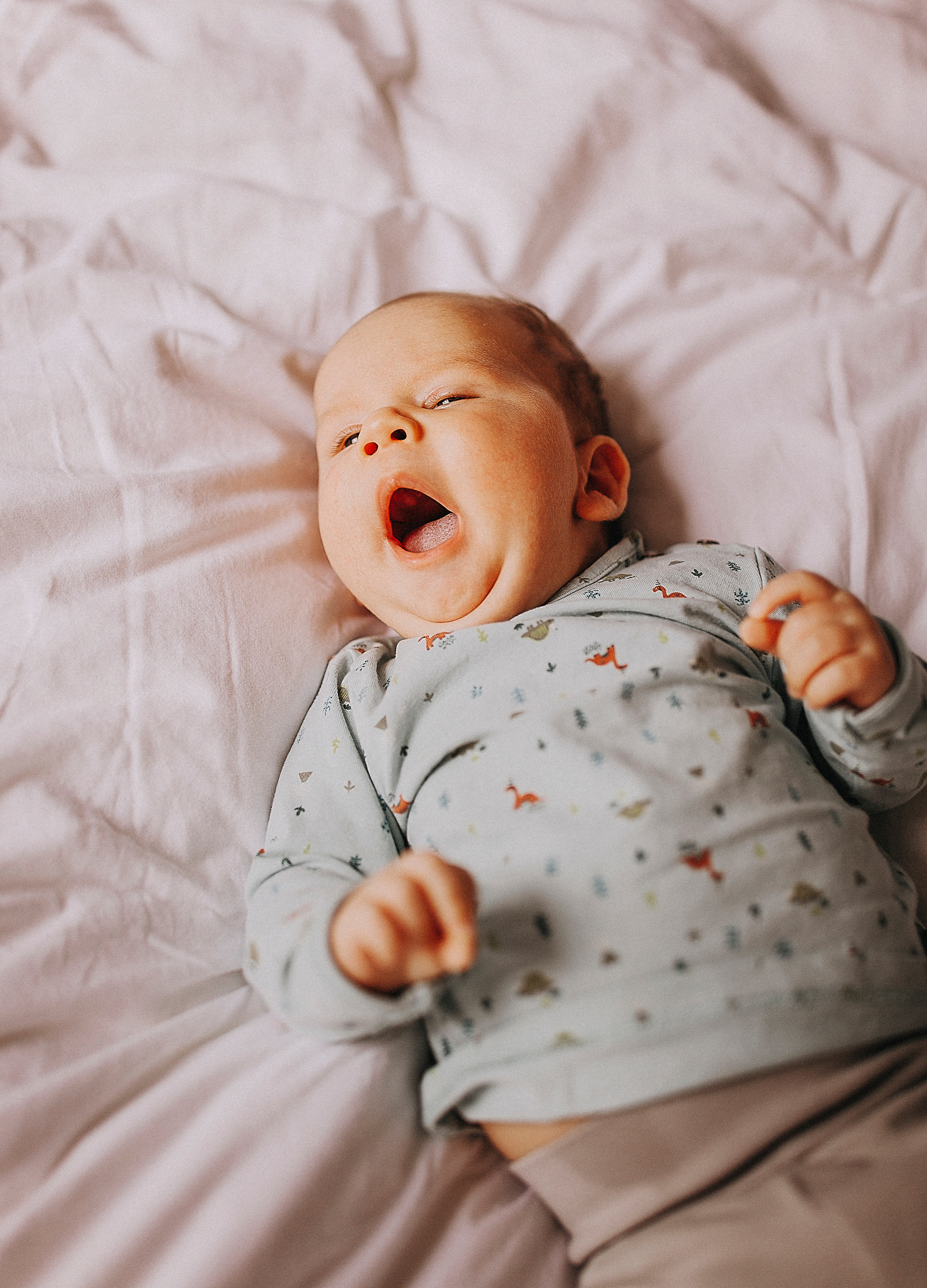 kindje is aan het hapen