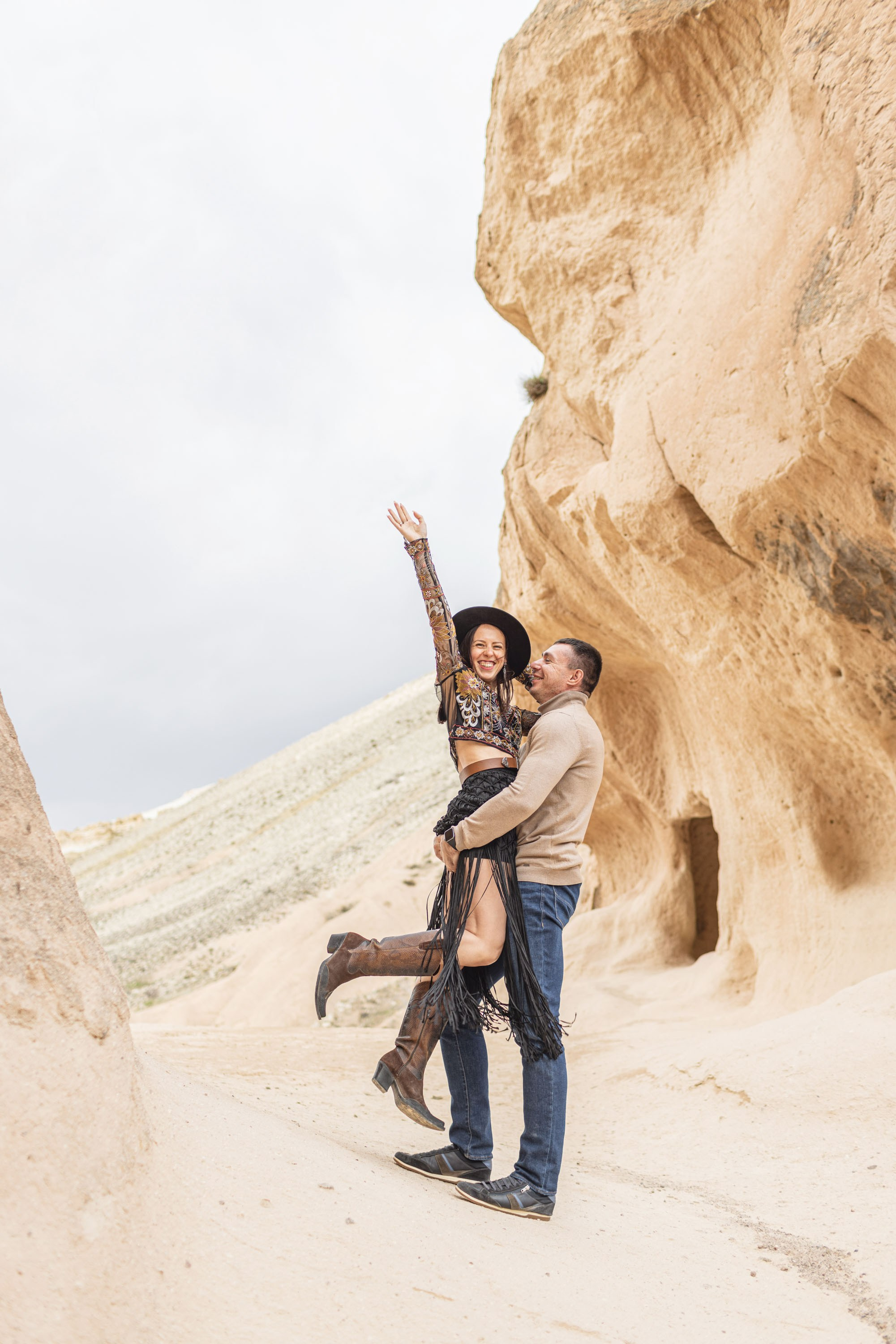 Stylish Photoshoot in the Charming Streets and Valleys of Cappadocia. Julia Ganch I Fashion Wedding Photography I Cappadocia Turkey