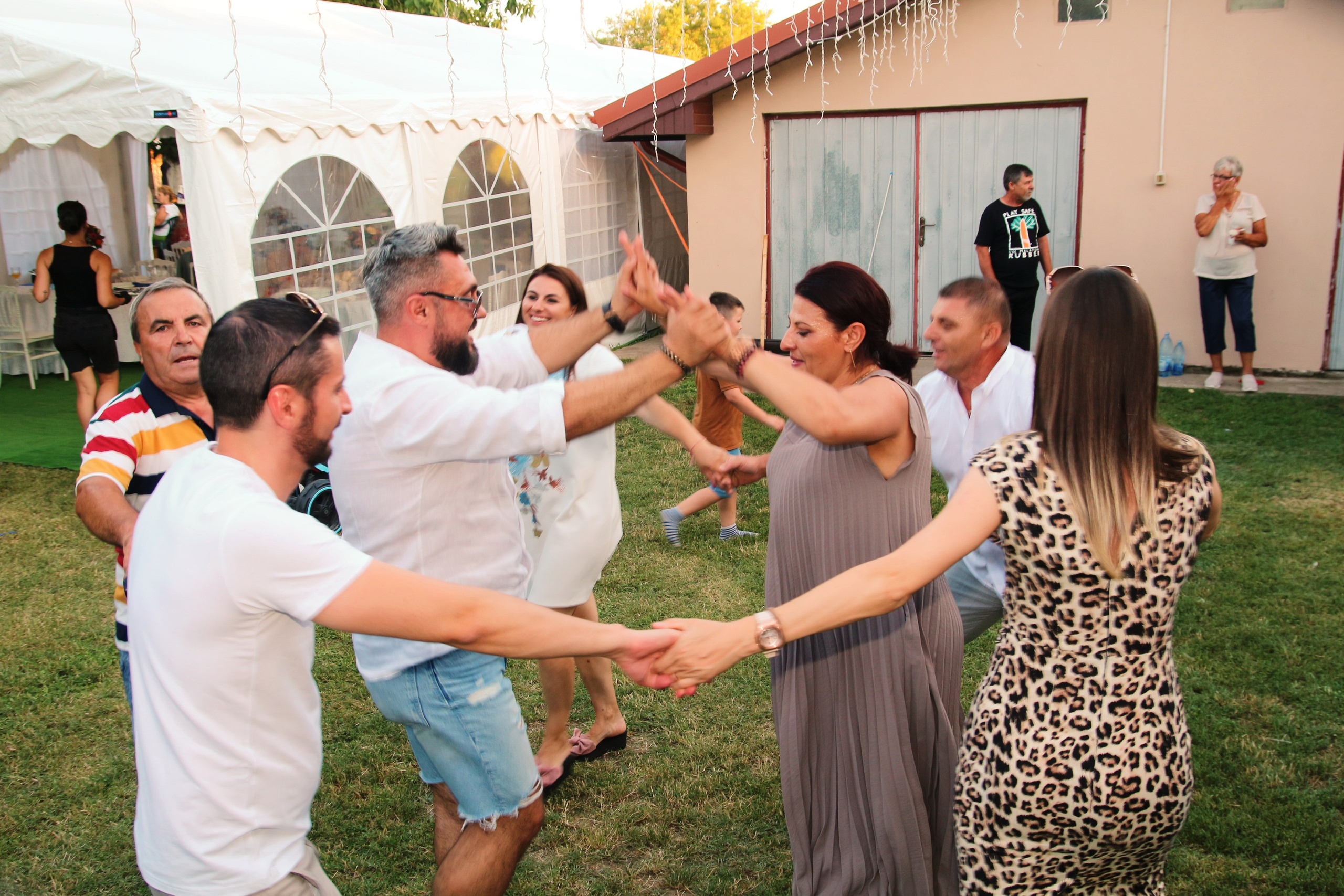 BYZO MEDIA. PETRU BYZO - family and children photographer in ROMANIA