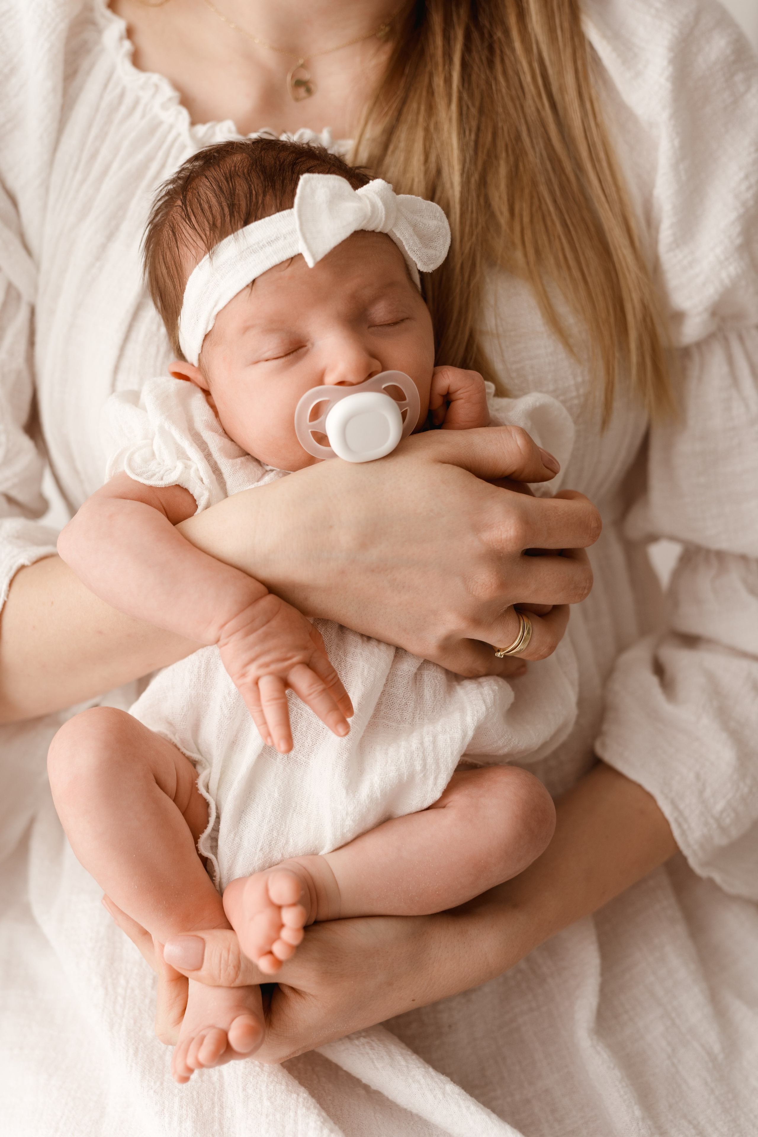 Fotografia Noworodkowa Łódź - Piękne Zdjęcia Noworodków. Fotograf Łódź - sesja ciążowa, noworodkowa, dziecięca. Studio w Łodzi