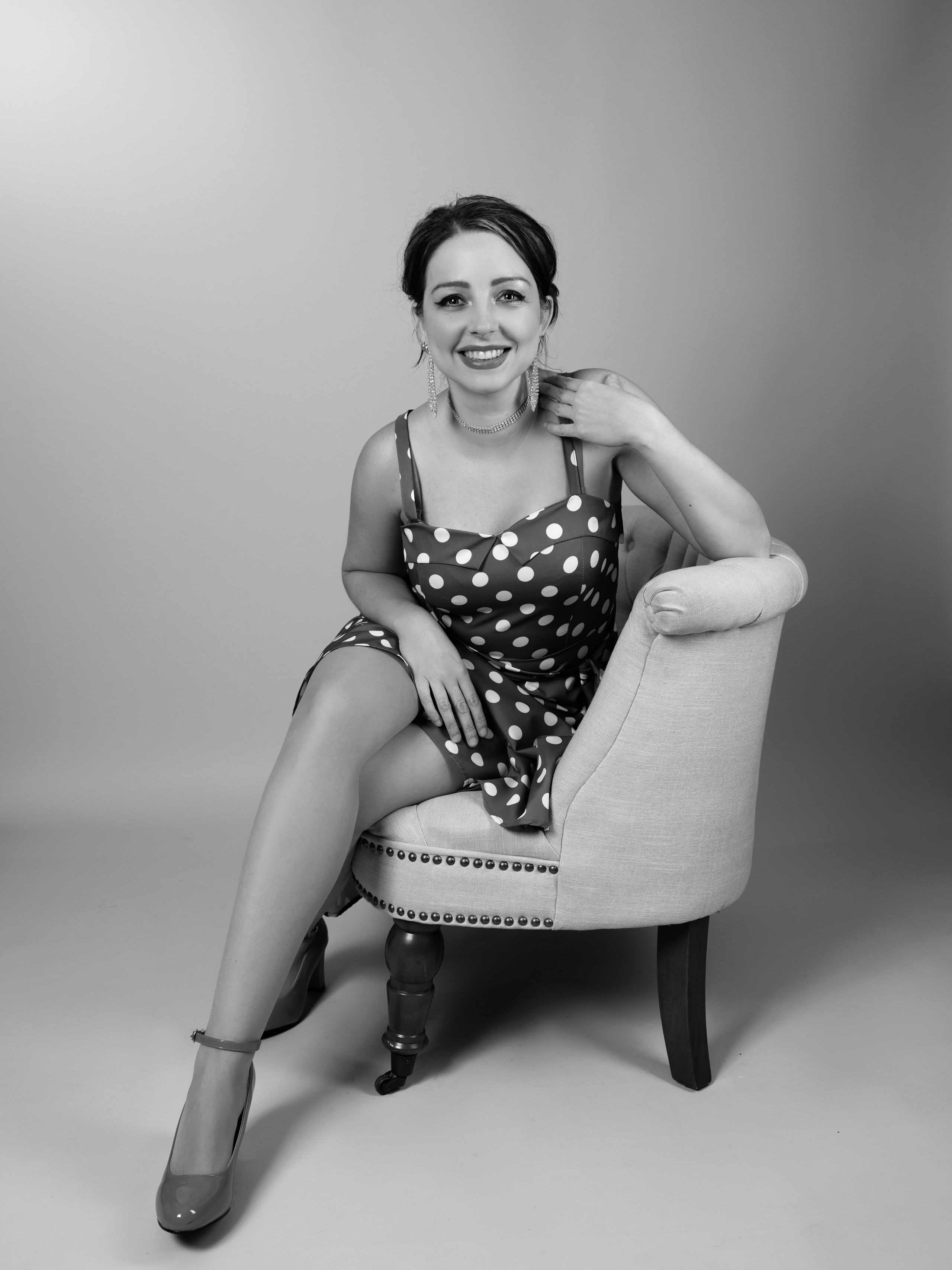 Ivanka Retro. Fashion and portrait photographer in London Roman Pilipenko