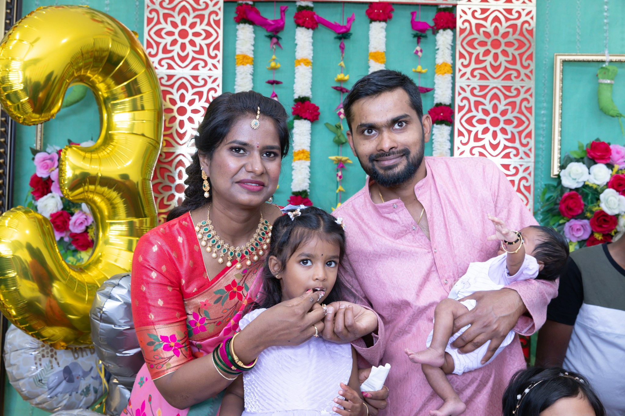 Myra’s 1st Birthday. MHCreative is family-oriented photographer based in SYDNEY