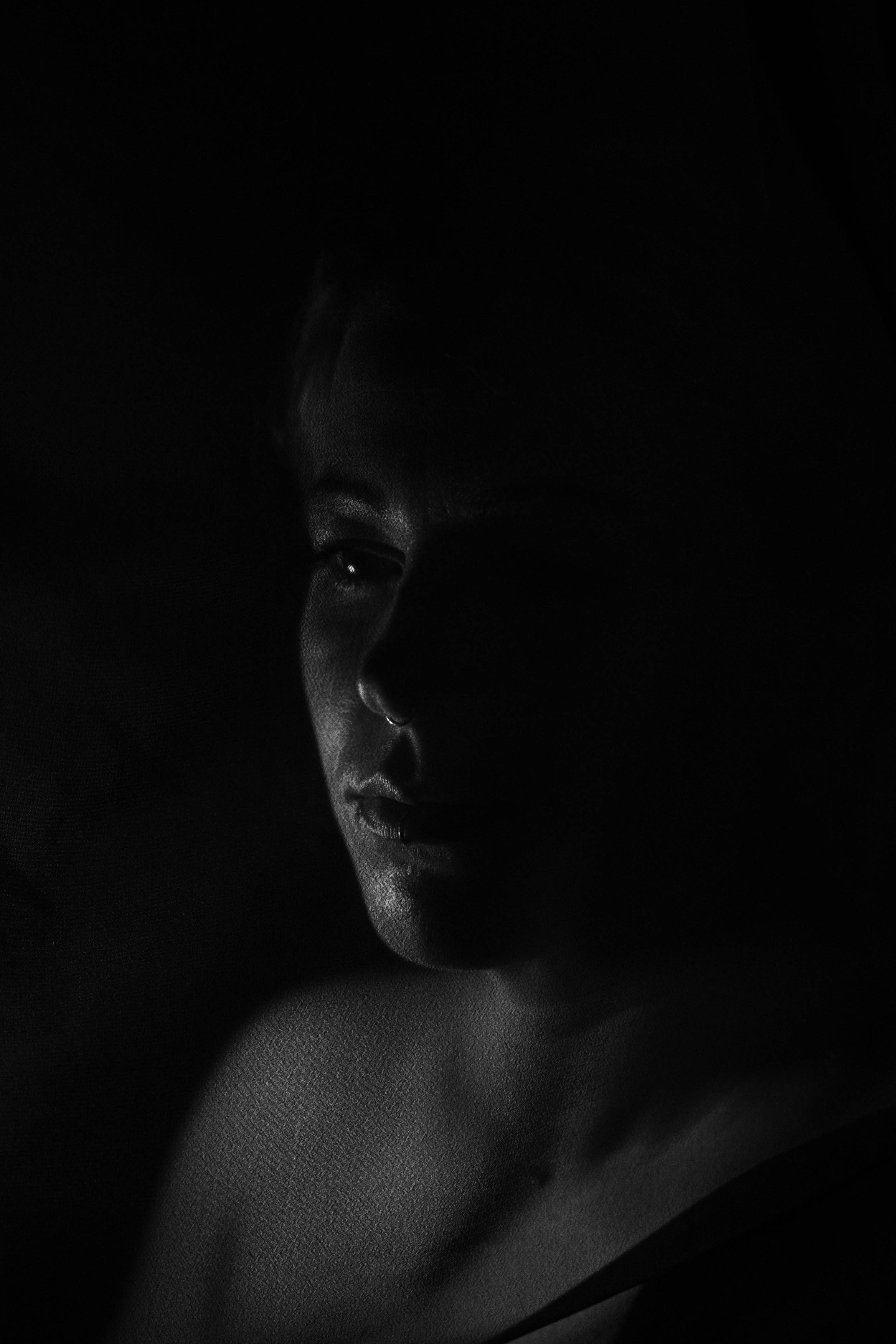 Bílá na černém. Fotograf Teplice // Alexandra Ribola