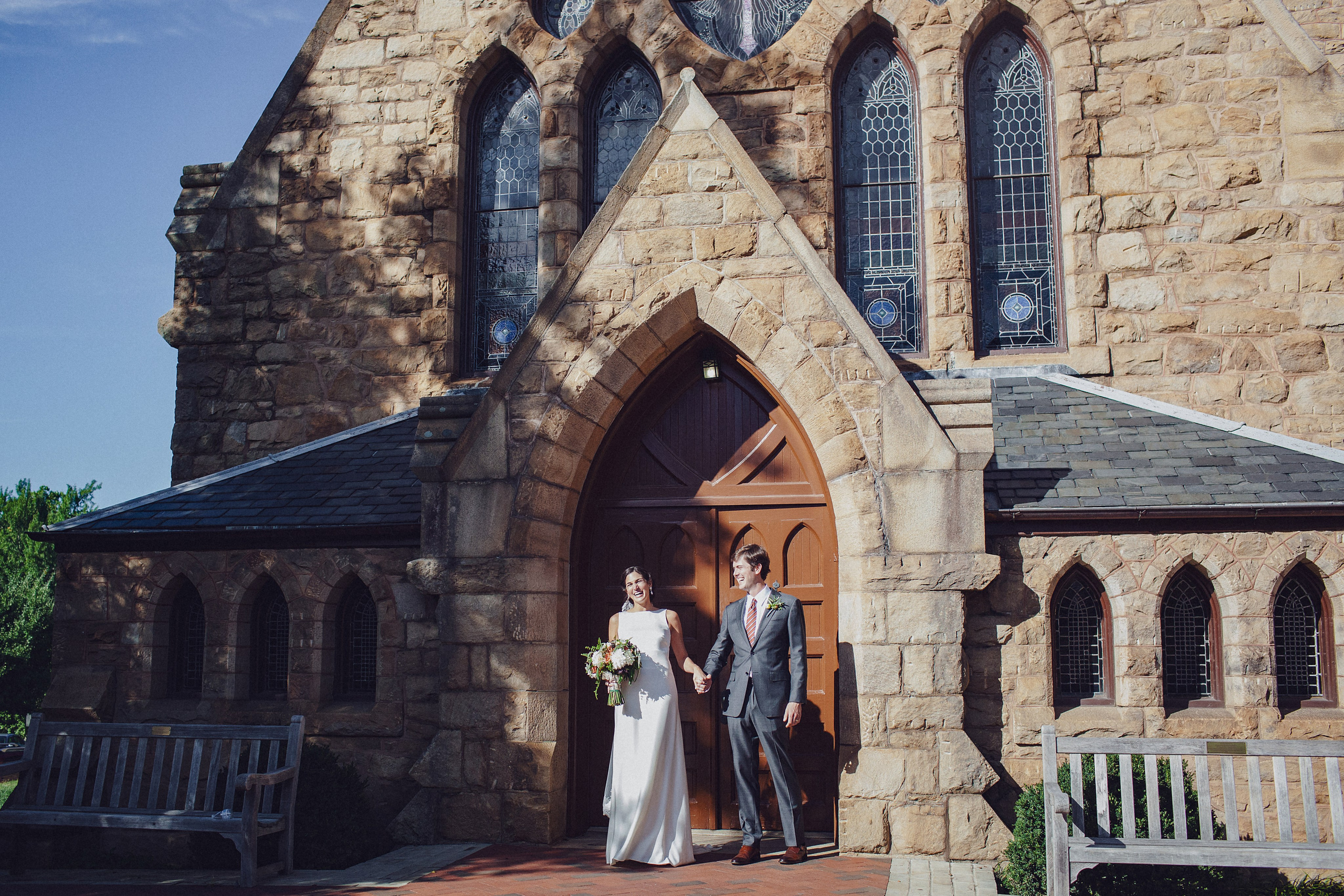 Фотограф в Ирландии Дублин свадьба жених невеста улыбка церковь смех фотки топ свадебных фотографов