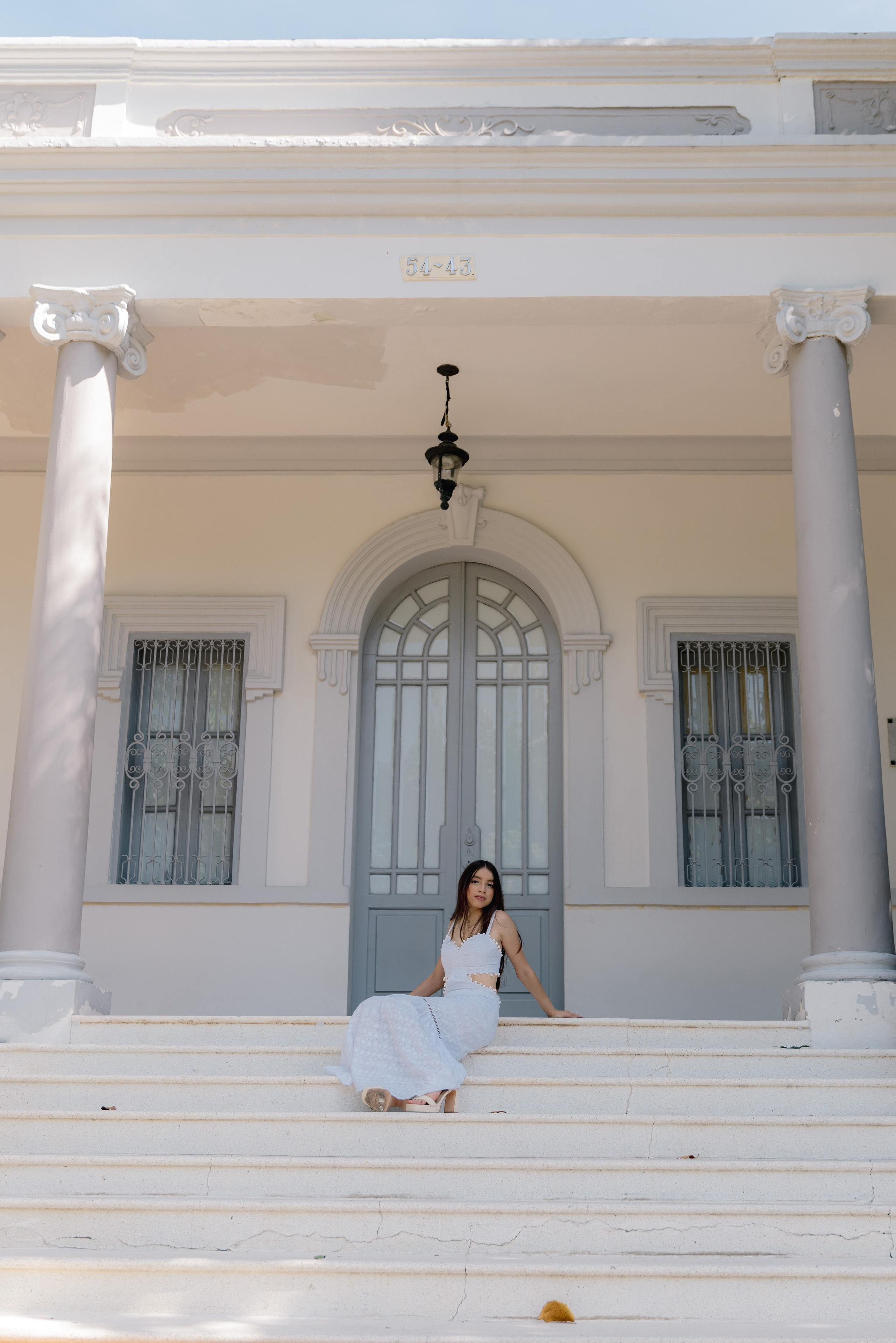 Retrato posado quinceañera elegante vestido largo sesión profesional BanderArt Barranquilla