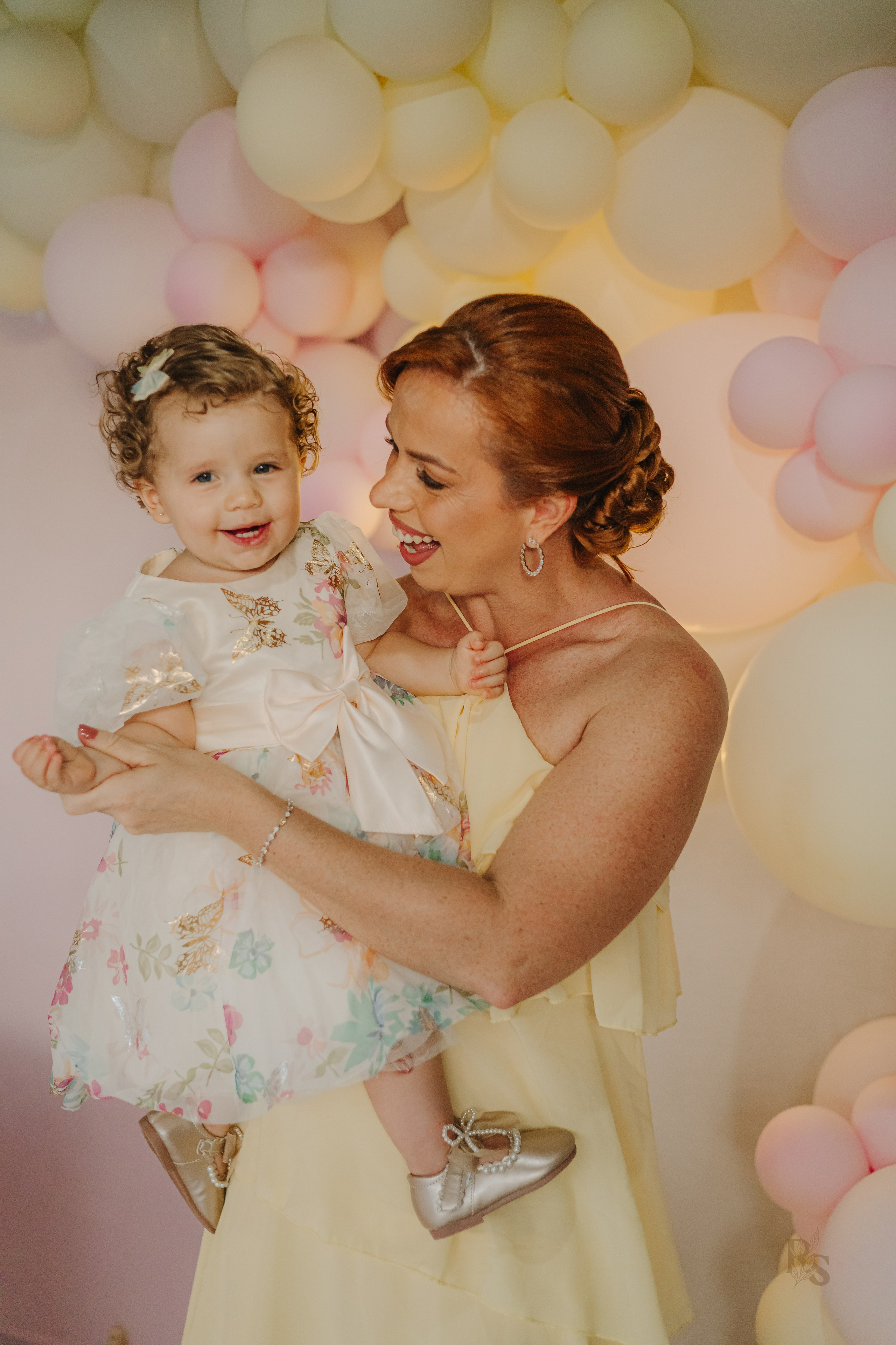 Aurora — 1 ano. Fotógrafo Richard Silvestre — Casamentos na Bahia