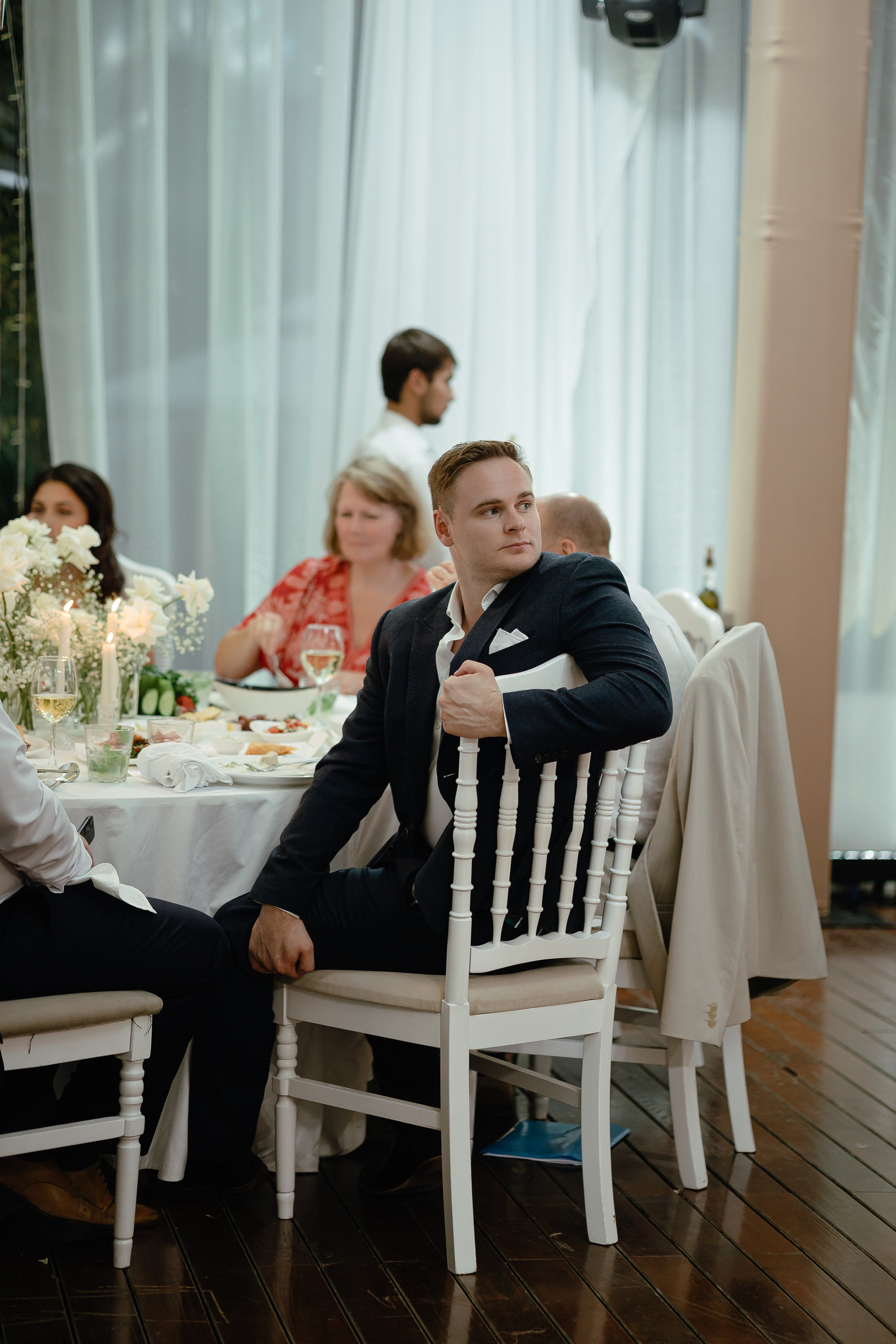 Thomas & Suyumbika. Главная