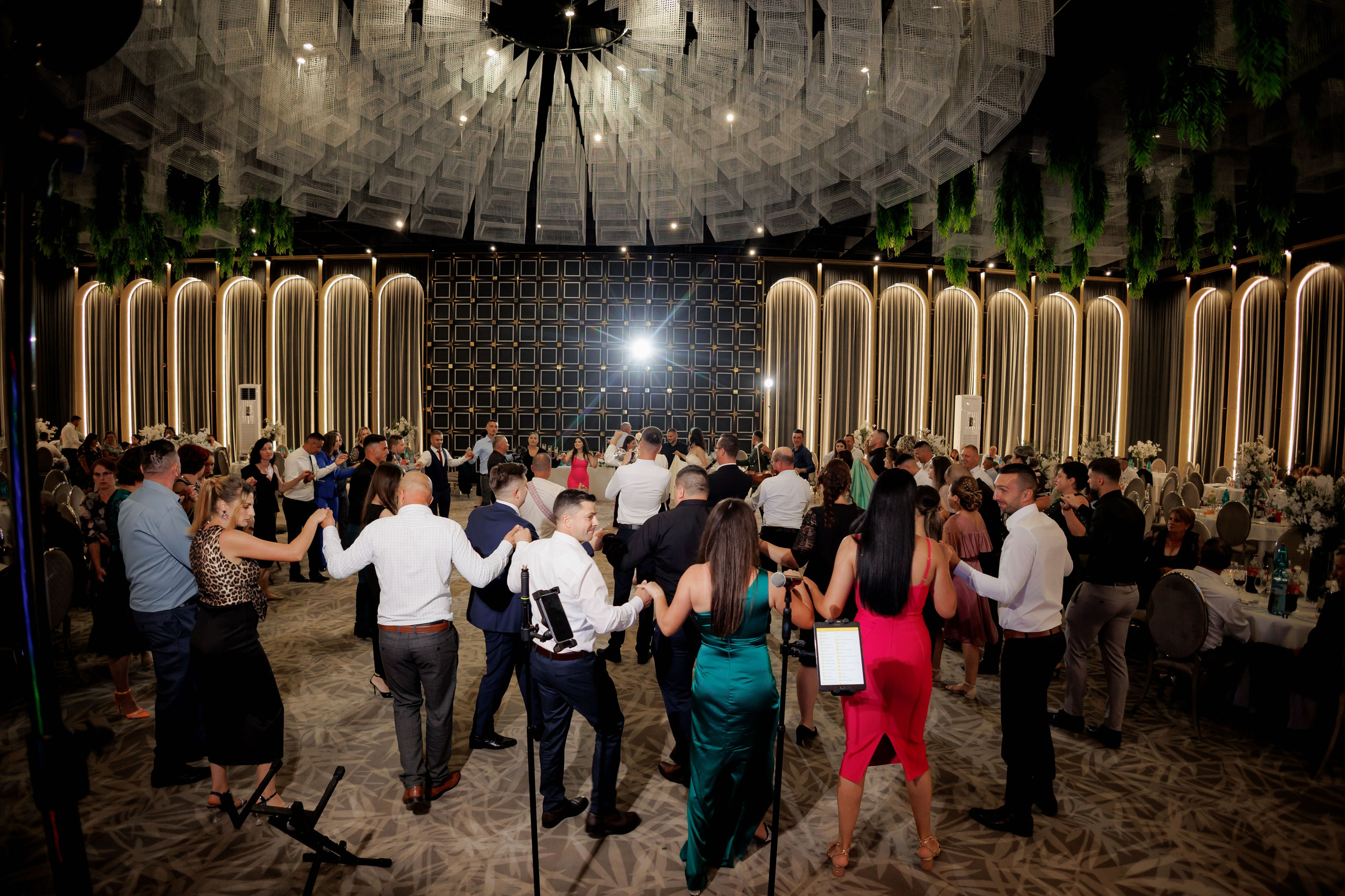 Nunta Nicoleta & Răzvan | Fotografie & Videografie Profesională. Servicii foto-video profesionale, pentru momente de neuitat