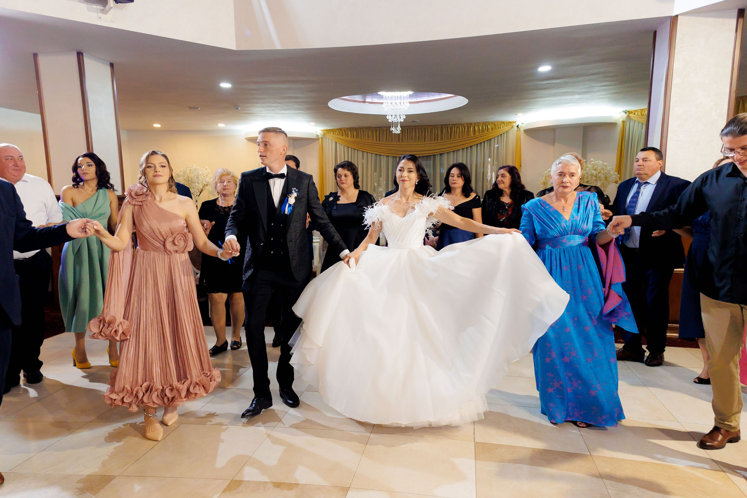 Loredana & Emilian – Ziua Nunții | Videografie - fotografie Botez Suceava, Iași, Botoșani. Servicii foto-video profesionale, pentru momente de neuitat