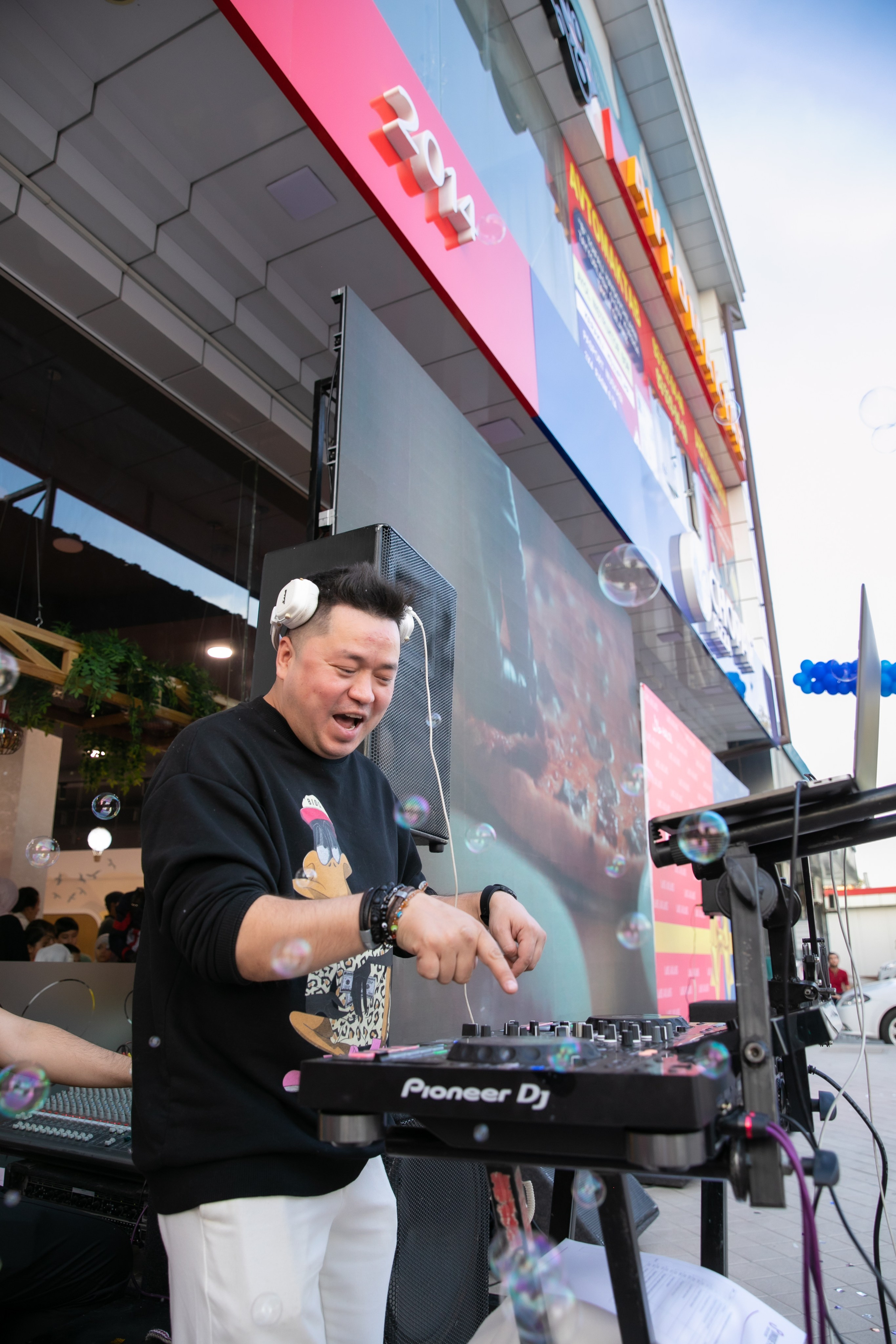 Открытие: LES AILES & CHOPAR. Профессиональная Фото-Видео Студия Геннадия Нестеренко | Ташкент и Весь Узбекистан
