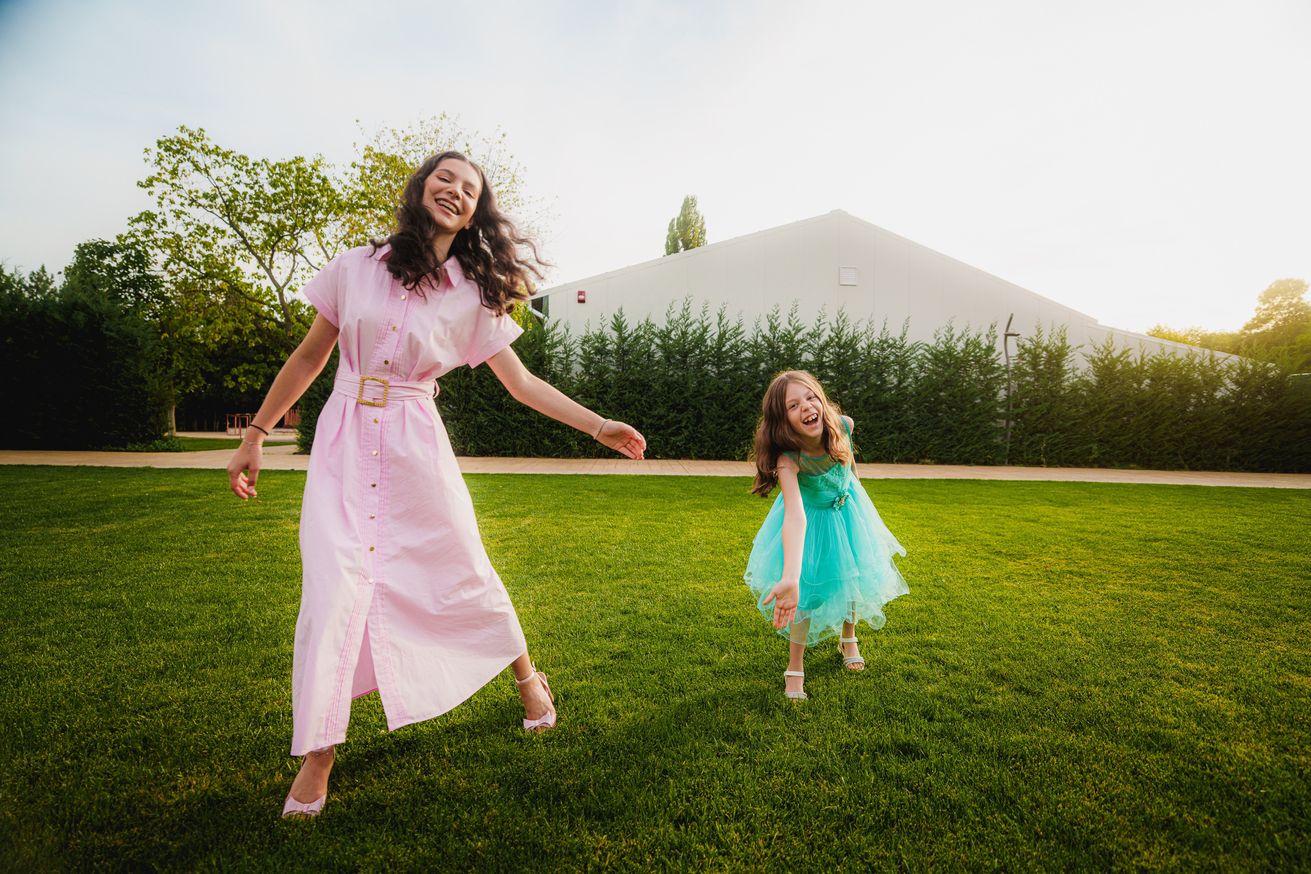 Ședința foto cu Ecaterina și Ilinca – portrete pline de zâmbete și emoție. Liviu Andrei - Fotograf