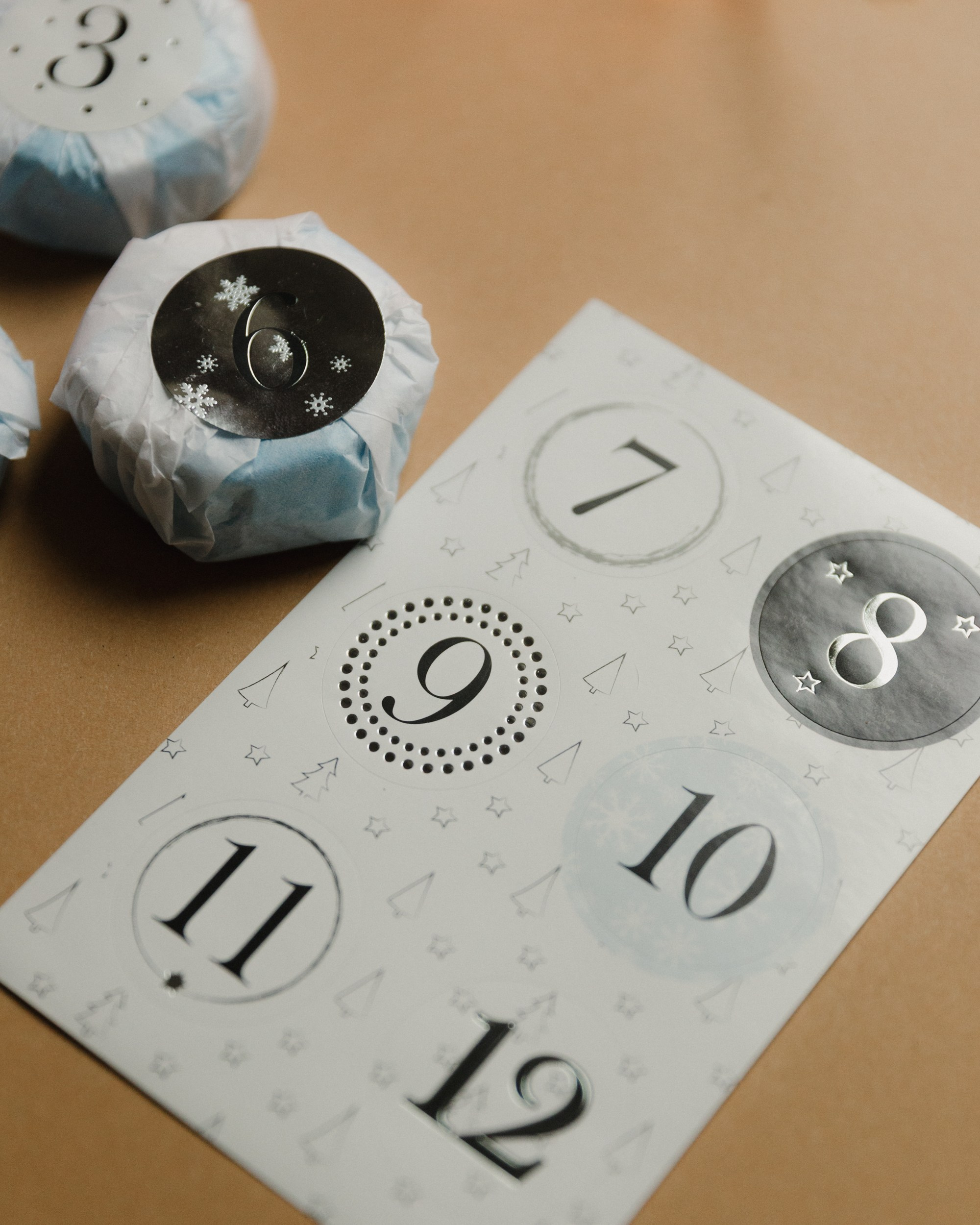 Candles | insta content. Kaja | fotograf we Wrocławiu | ludzie i psy