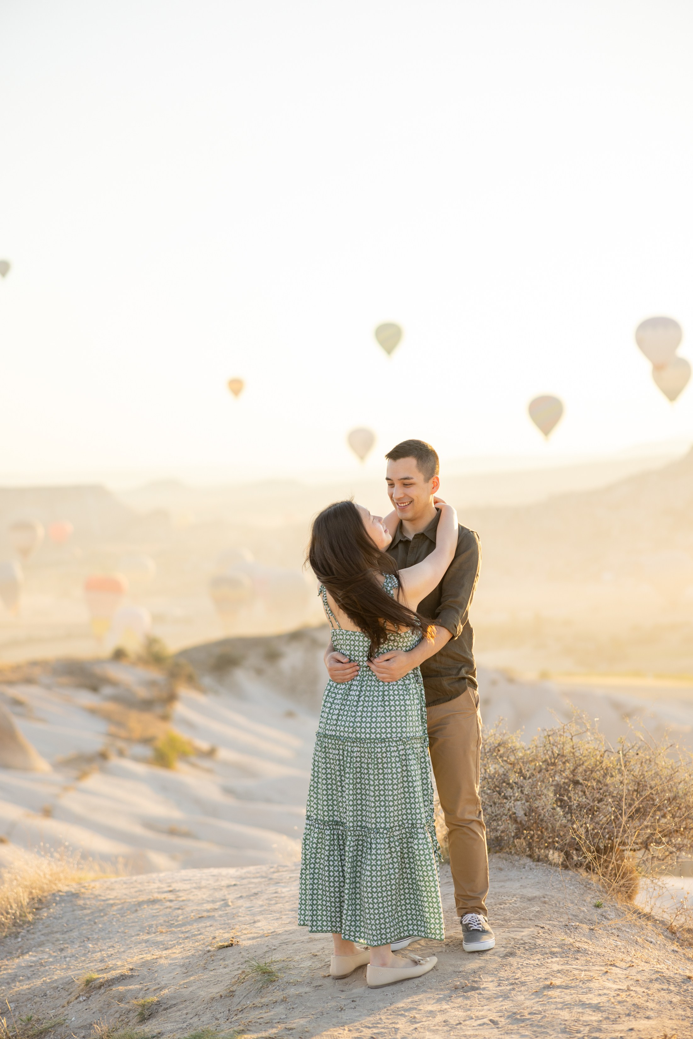 Romantic Love Story Photoshoot with Hot Air Balloons in Cappadocia. Julia Ganch I Fashion Wedding Photography I Cappadocia Turkey