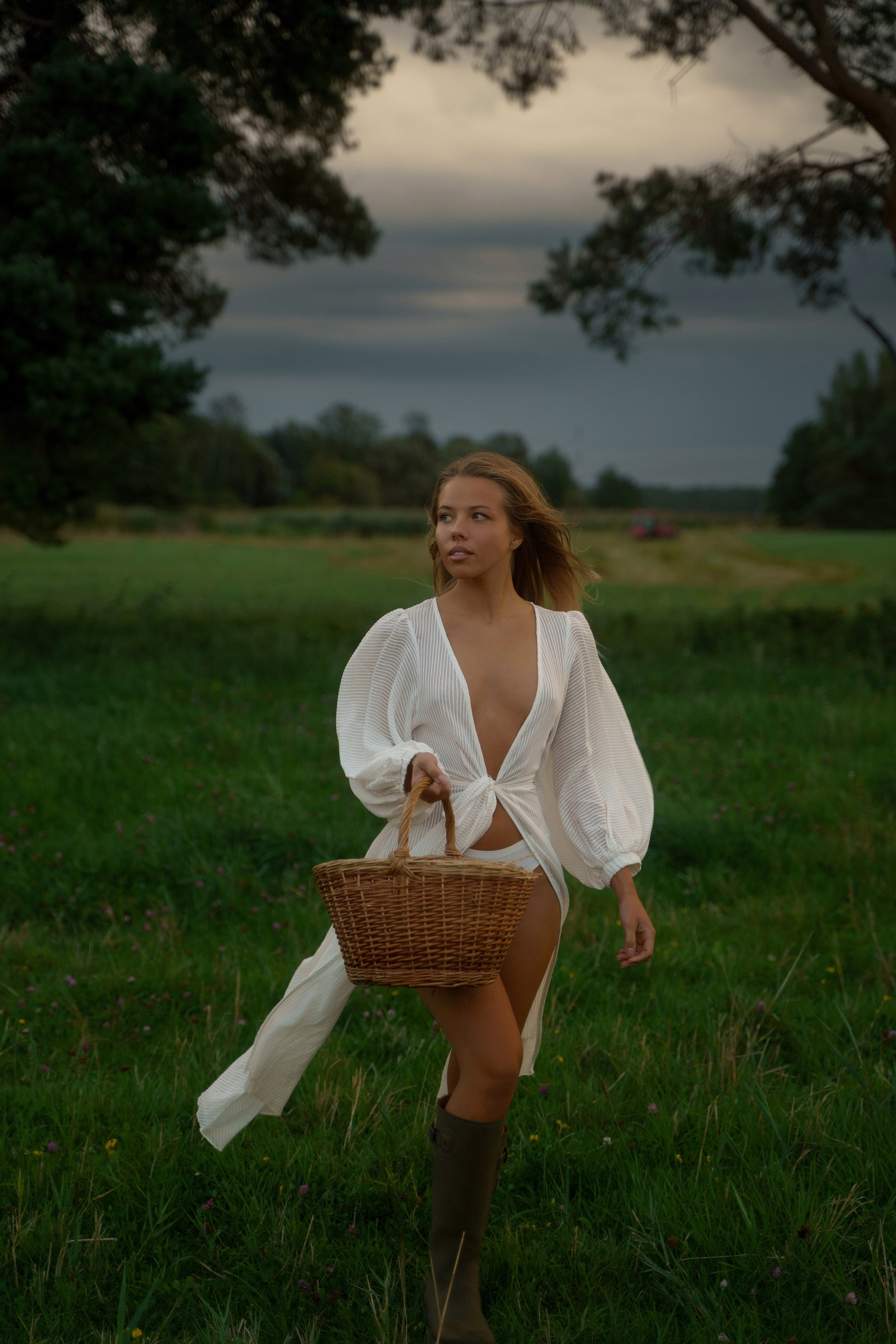 Storm, linen and milk