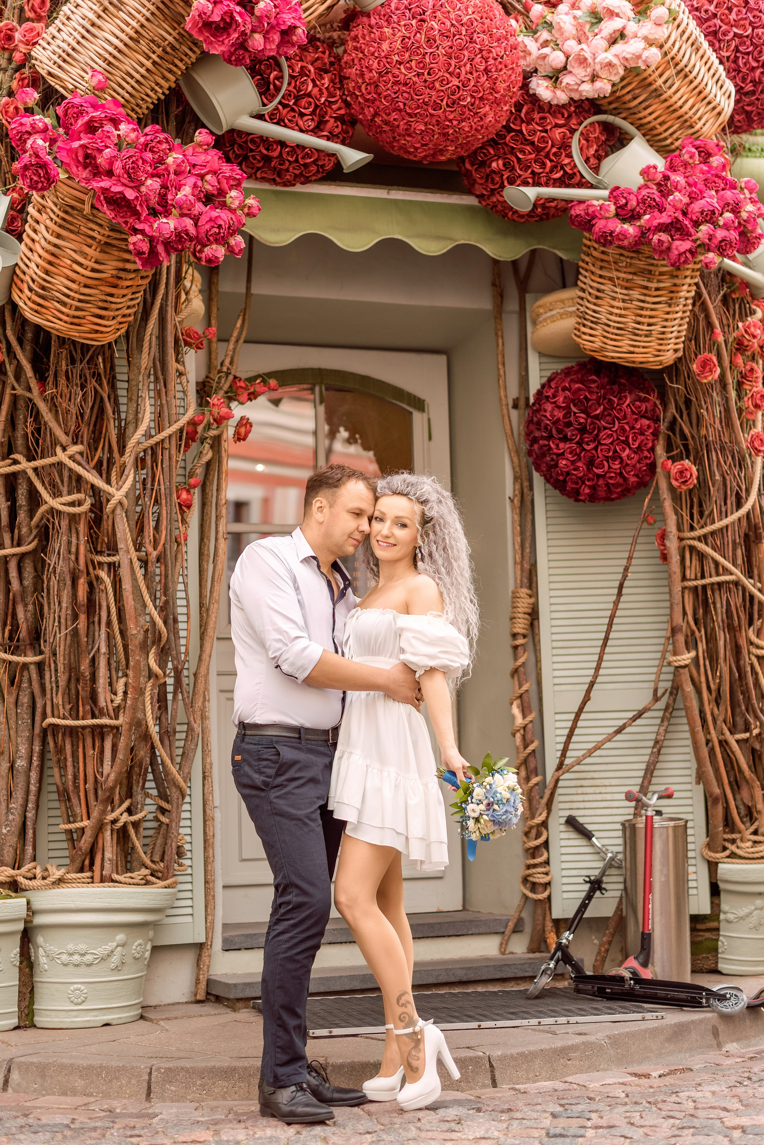 Свадебная прогулка по значимым местам Вильнюса. Семейный фотограф и фотограф новорожденных в Вильнюсе Ирина Беленкевич