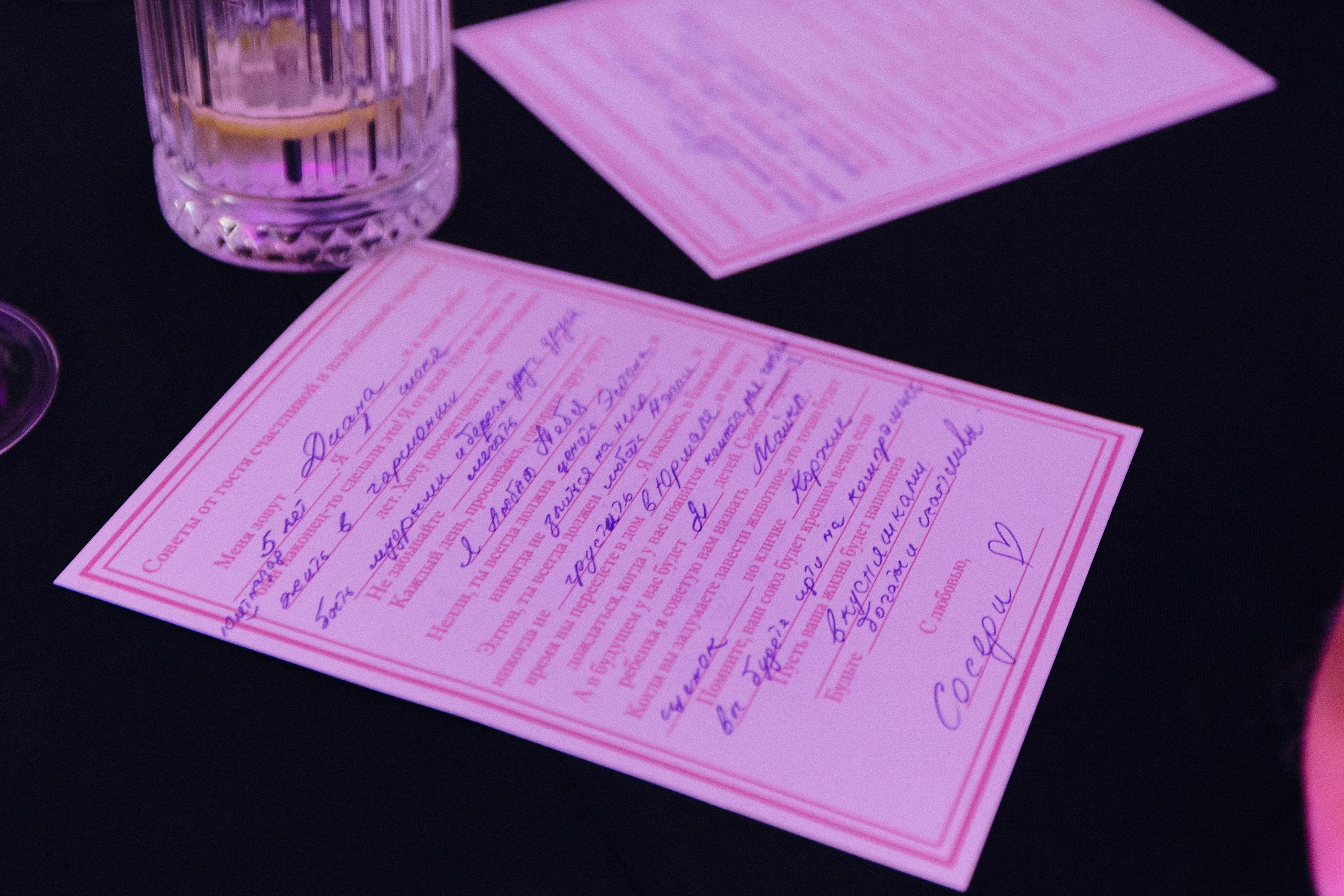 Юбилей свадьбы — 10 лет вместе, Porsche, страсть и стильная фотосессия в Риге. Евгений Тимофеев | Свадебный и контент-фотограф и видеограф в Риге