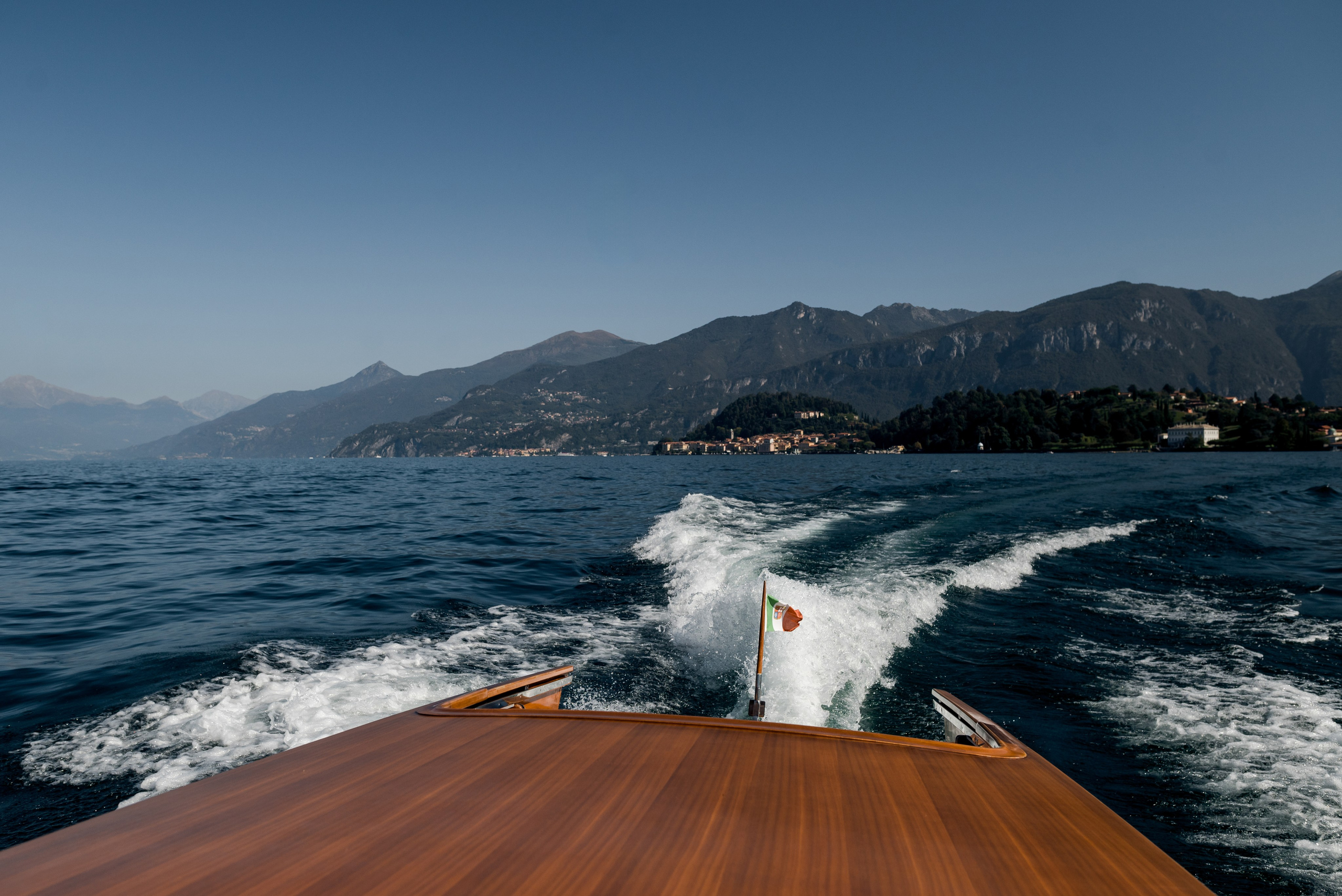 Love on Lake Como. Destination Wedding photographer Italy, France, Germany, Spain, Poland Oleg Zaicev