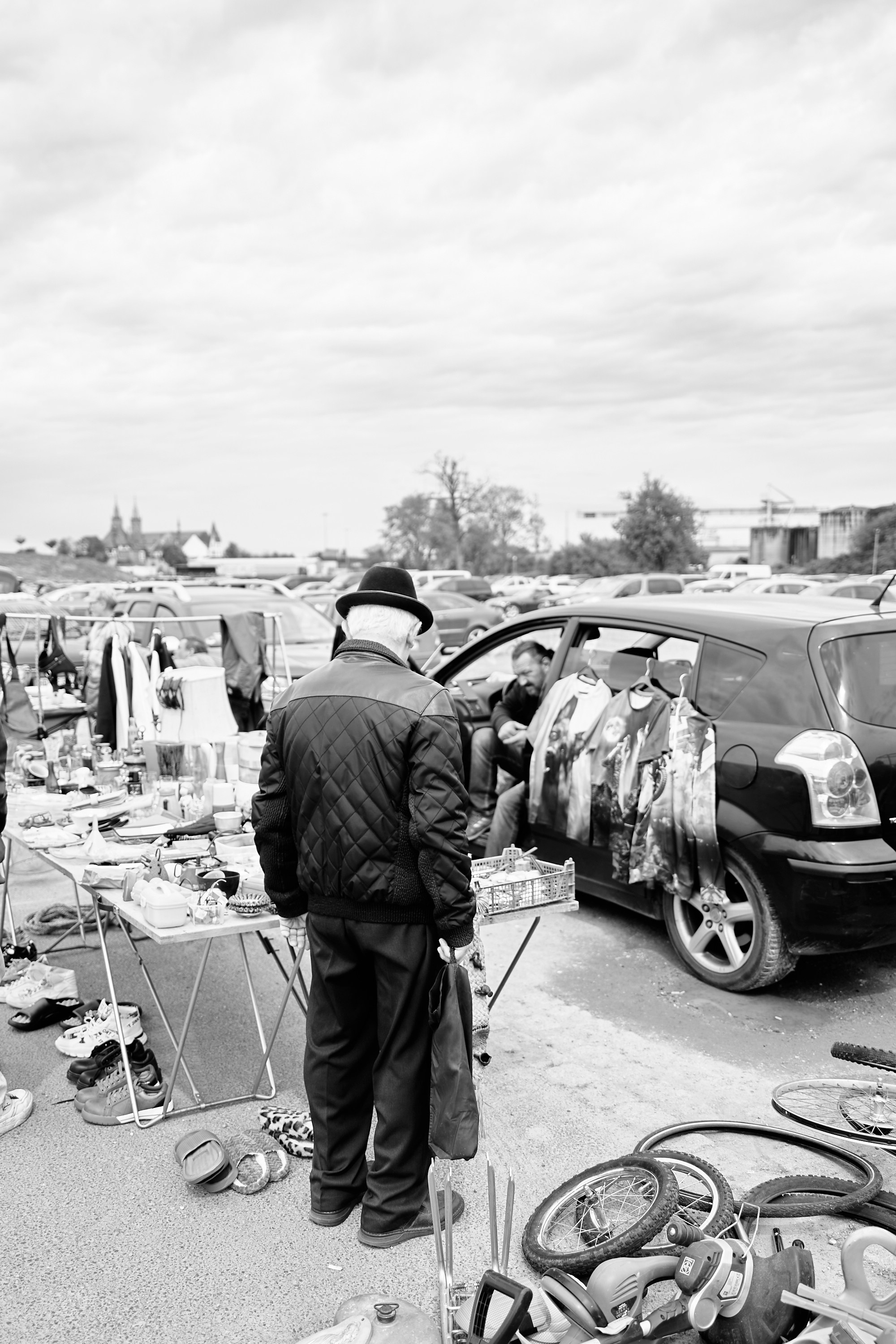 Flohmarkt-Fund. Aleksandr Steinbrenner | Streetfotografie
