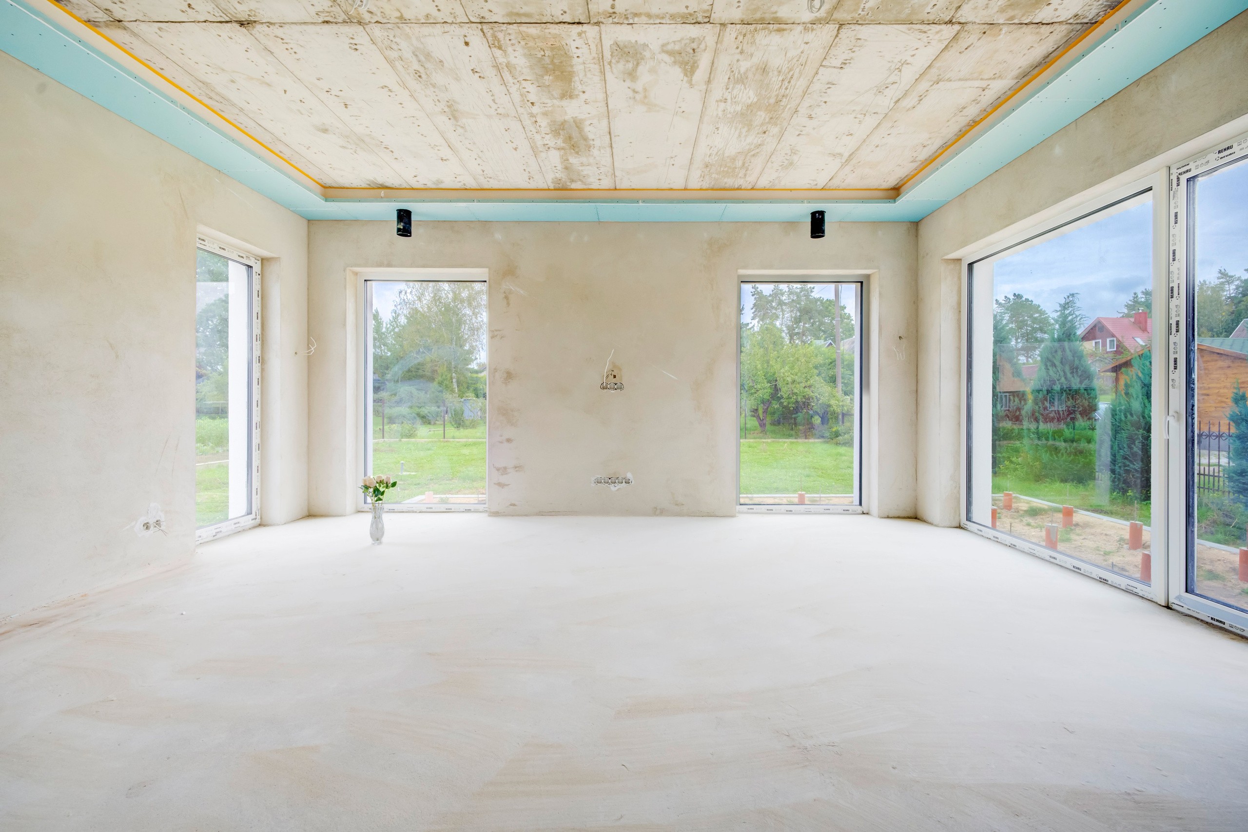 Pagubės sodų 11-oji 16, Vilnius. Namas su nepilna apdaila. Elina Sapiega fotografė Vilniuje