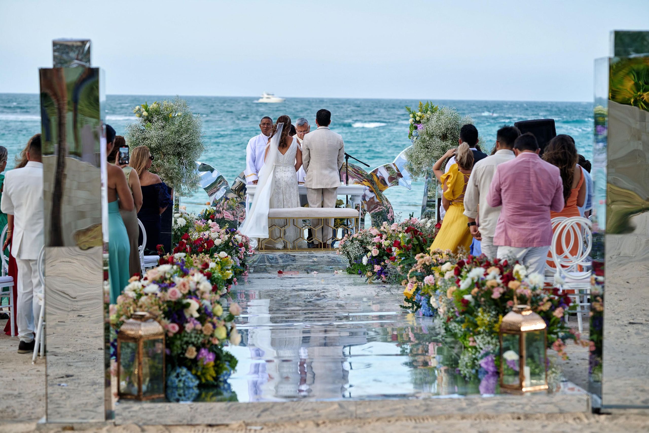 Art in Wedding | HendrickEj Wedding Photography. Wedding Photography & Videography by ZZ Hendrick | Capturing Your Love Story in Colombia & USA