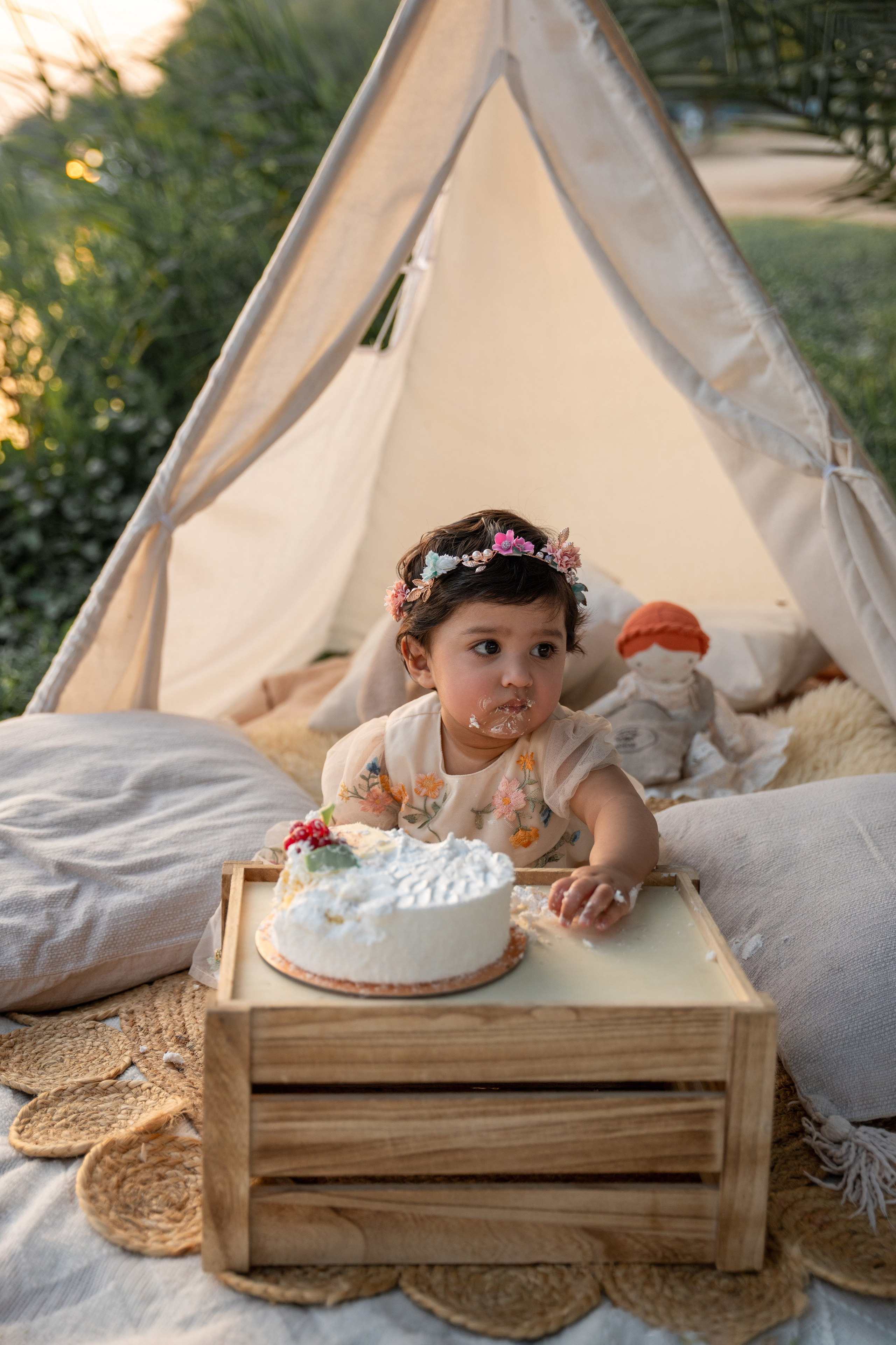Cake smash and happy time. Angela Iakovleva — Family Photographer in Dubai