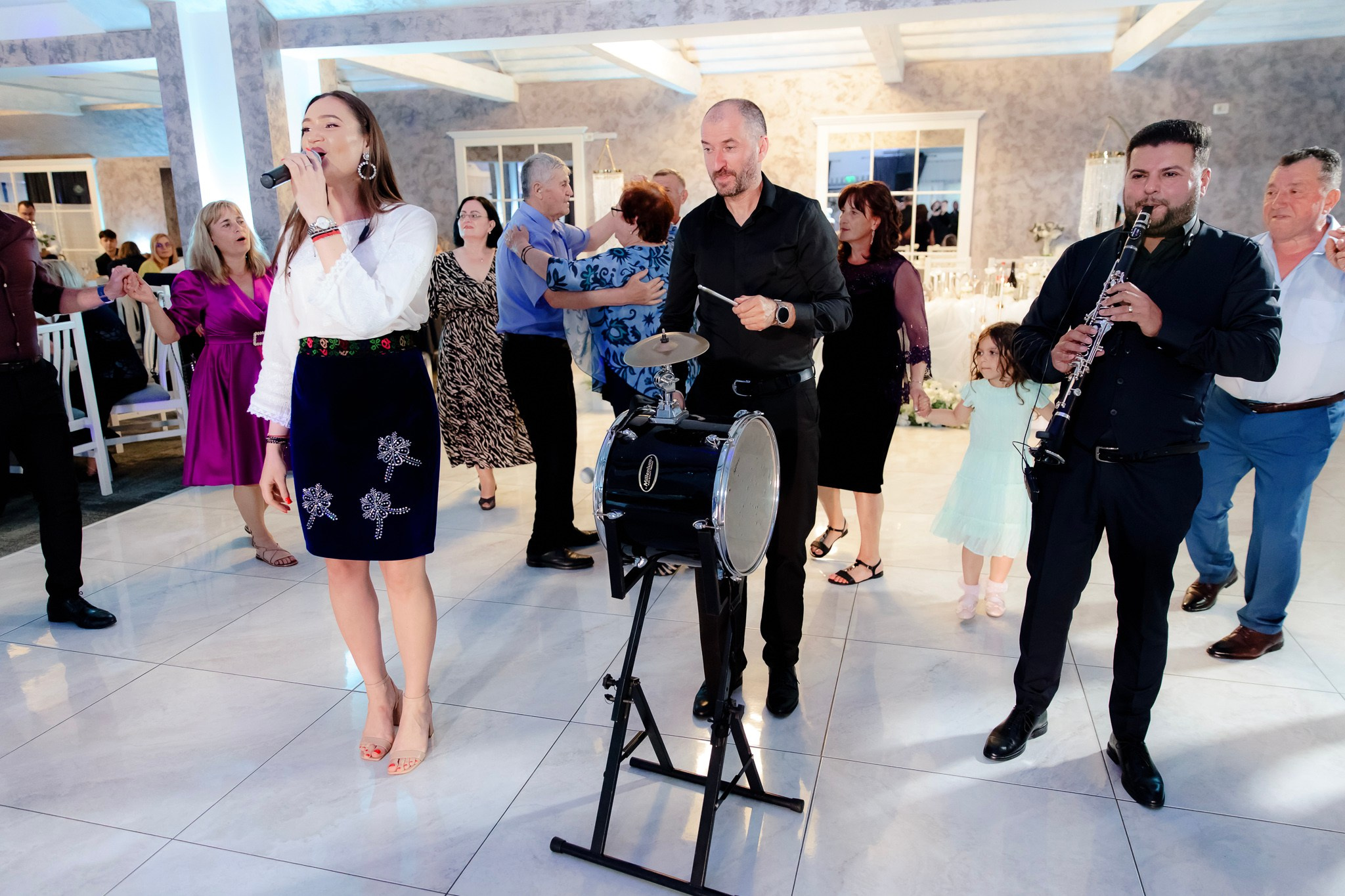 Ioana & Ionuț | Nuntă de poveste la Păstrăvăria Poiana din Mălini județul Suceava. Servicii foto-video profesionale, pentru momente de neuitat