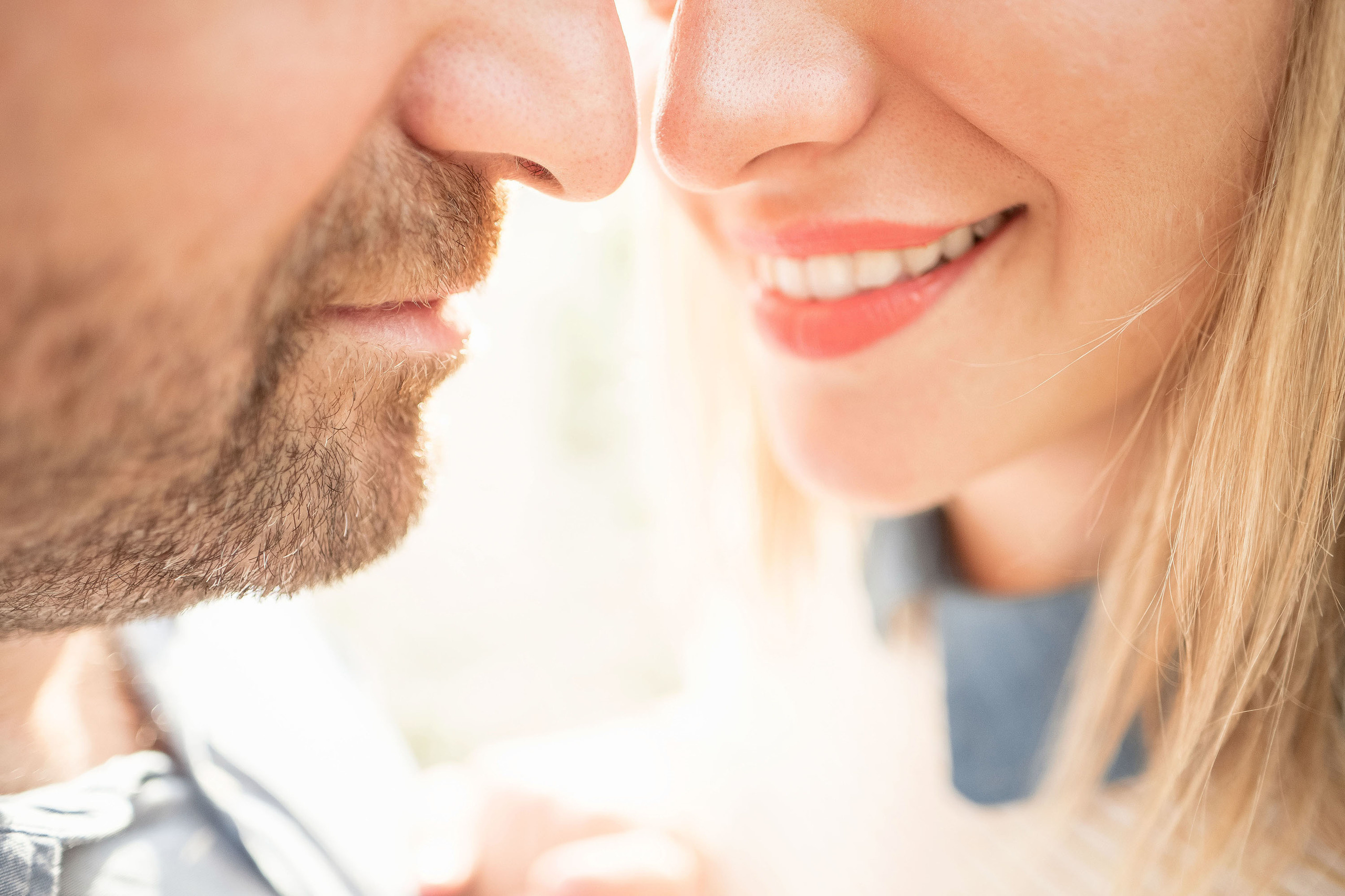 Reportaje de preboda en Alquezar de Clara y Nacho, fotografos Pirineos. PIXLOVE - Fotógrafos de bodas Huesca Pirineos Zaragoza
