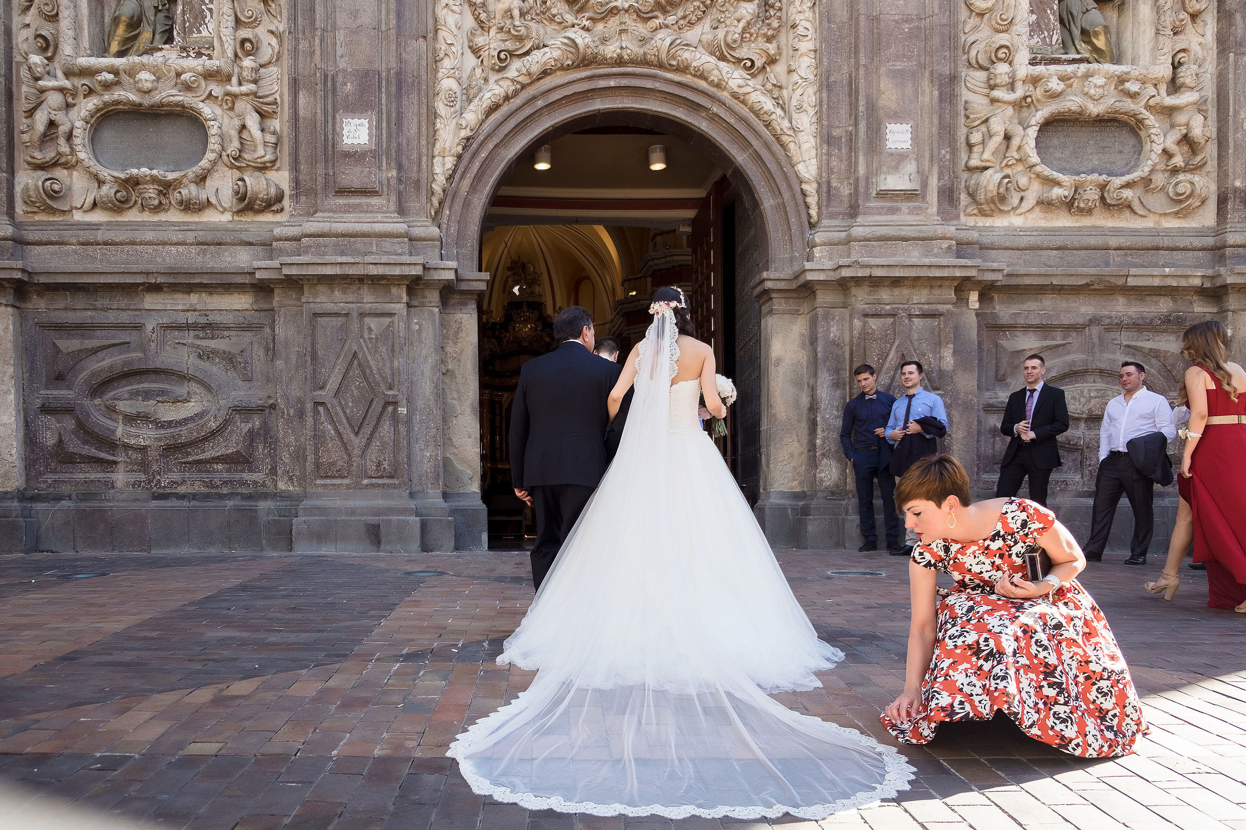 Boda Finca Sansui Zaragoza - Marta &J orge - Iglesia de Santa Isabel. PIXLOVE - Fotógrafos de bodas Huesca Pirineos Zaragoza