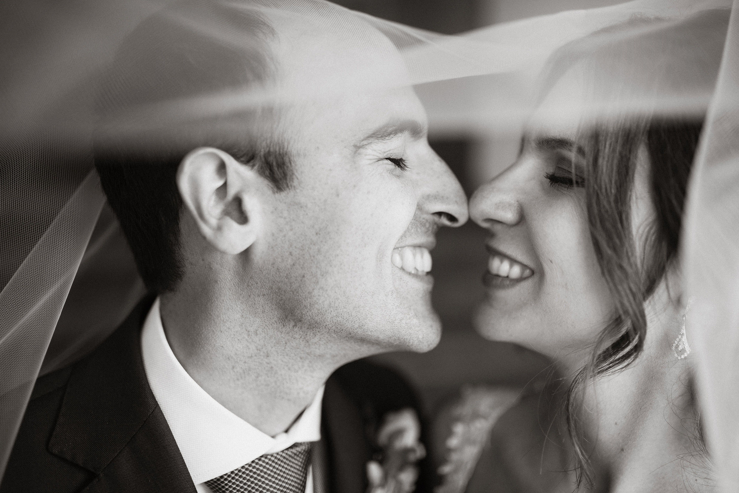 novios en ermita de Nuestra Señora del Pueyo