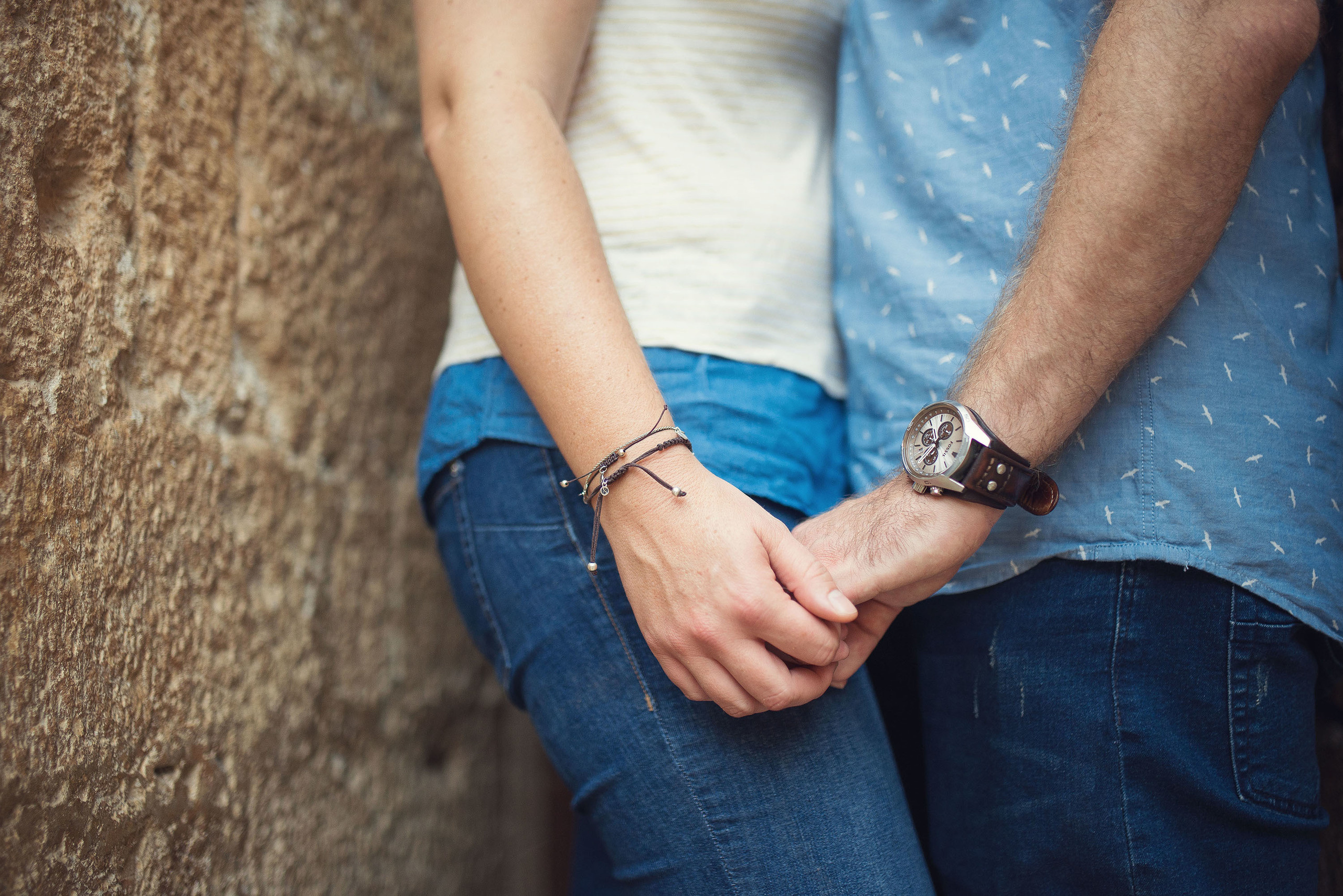 Reportaje de preboda en Alquezar de Clara y Nacho, fotografos Pirineos. PIXLOVE - Fotógrafos de bodas Huesca Pirineos Zaragoza