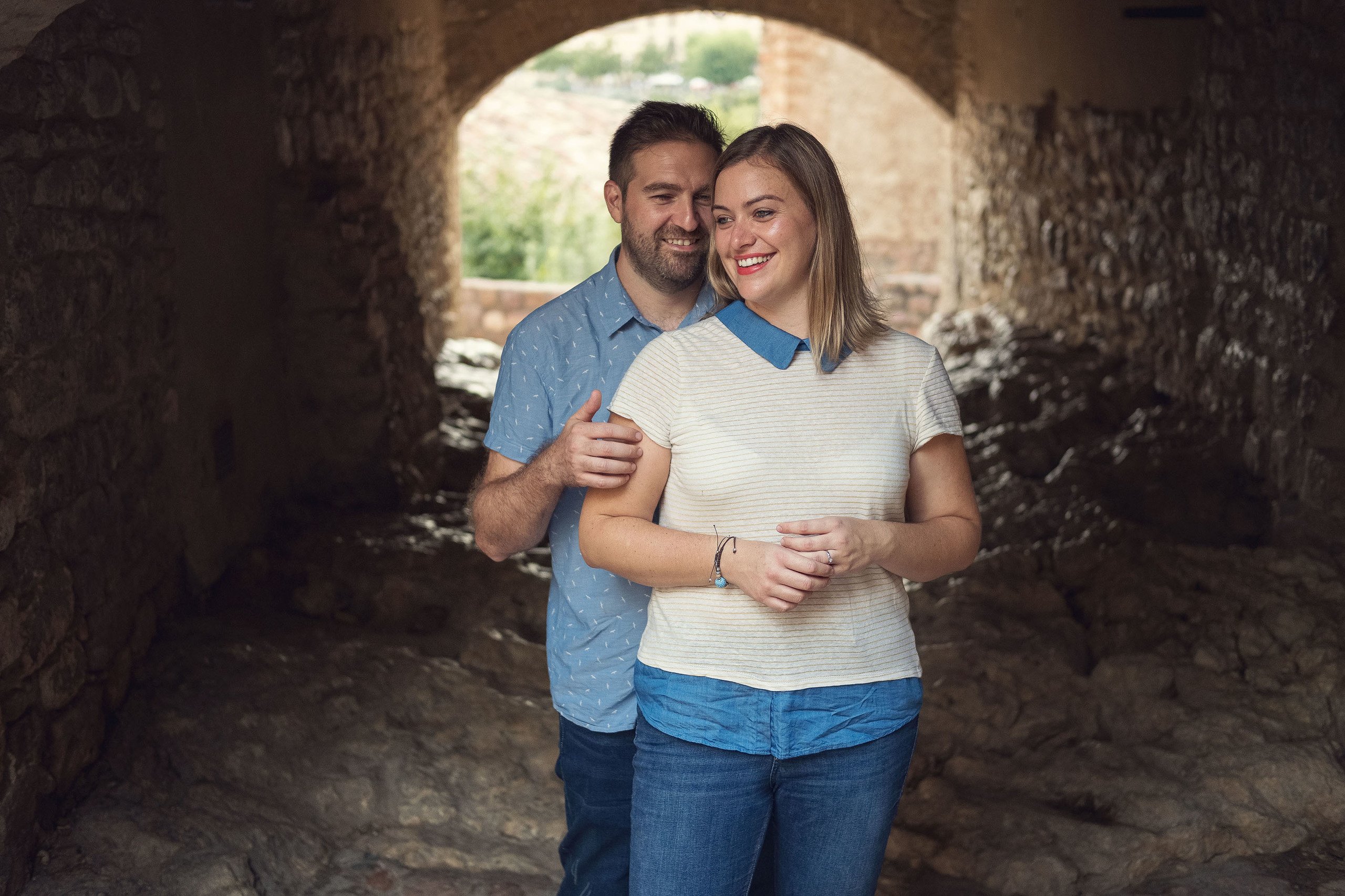 Reportaje de preboda en Alquezar de Clara y Nacho, fotografos Pirineos. PIXLOVE - Fotógrafos de bodas Huesca Pirineos Zaragoza