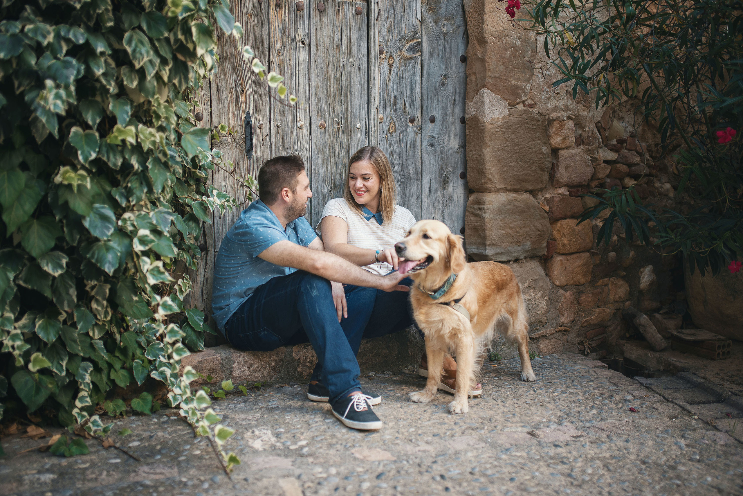 Reportaje de preboda en Alquezar de Clara y Nacho, fotografos Pirineos. PIXLOVE - Fotógrafos de bodas Huesca Pirineos Zaragoza