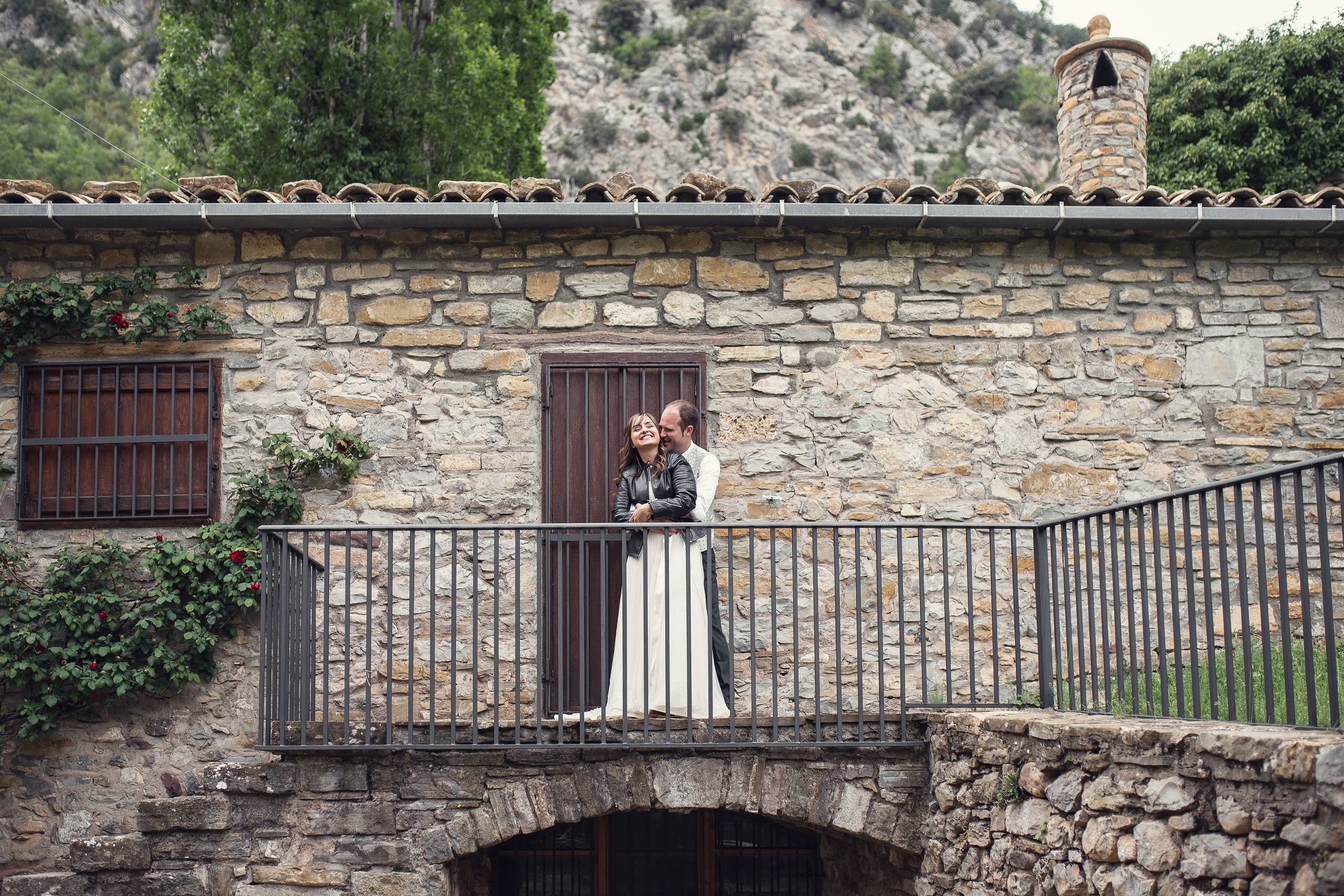 Postboda en el Monasterio de Obarra - Iglesia Santa María | Patri & Da. PIXLOVE - Fotógrafos de bodas Huesca Pirineos Zaragoza