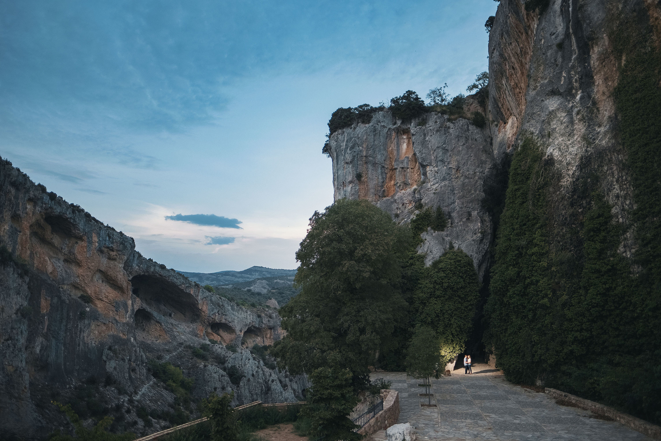 Reportaje de preboda en Alquezar de Clara y Nacho, fotografos Pirineos. PIXLOVE - Fotógrafos de bodas Huesca Pirineos Zaragoza