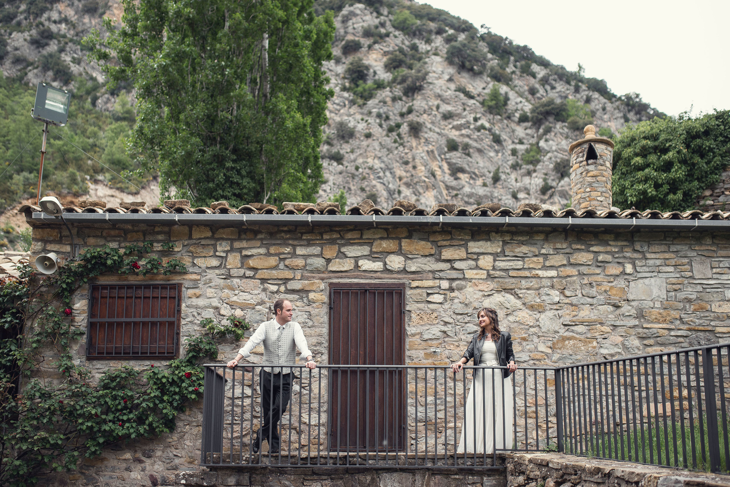 Postboda en el Monasterio de Obarra - Iglesia Santa María | Patri & Da. PIXLOVE - Fotógrafos de bodas Huesca Pirineos Zaragoza