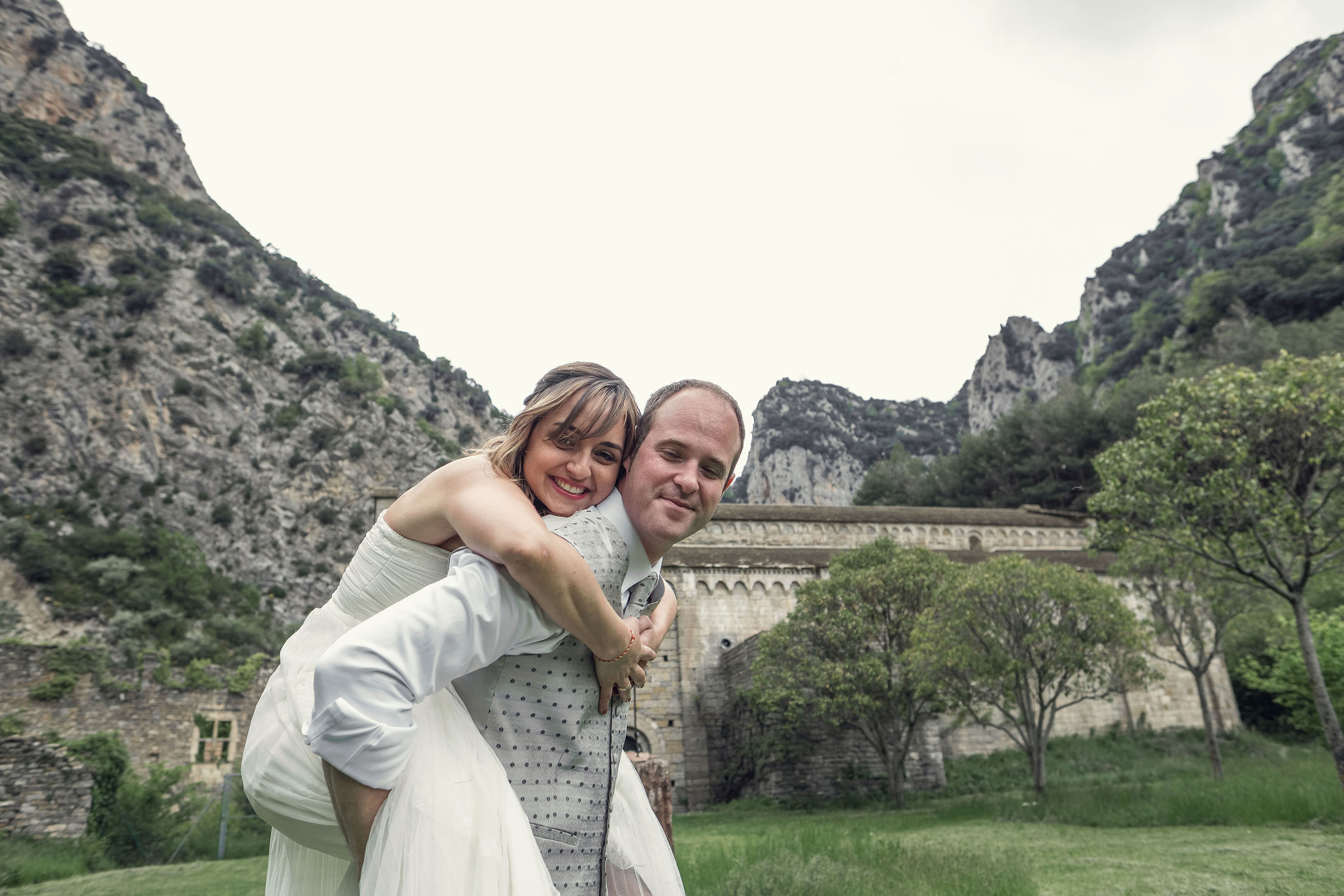 Postboda en el Monasterio de Obarra - Iglesia Santa María | Patri & Da. PIXLOVE - Fotógrafos de bodas Huesca Pirineos Zaragoza