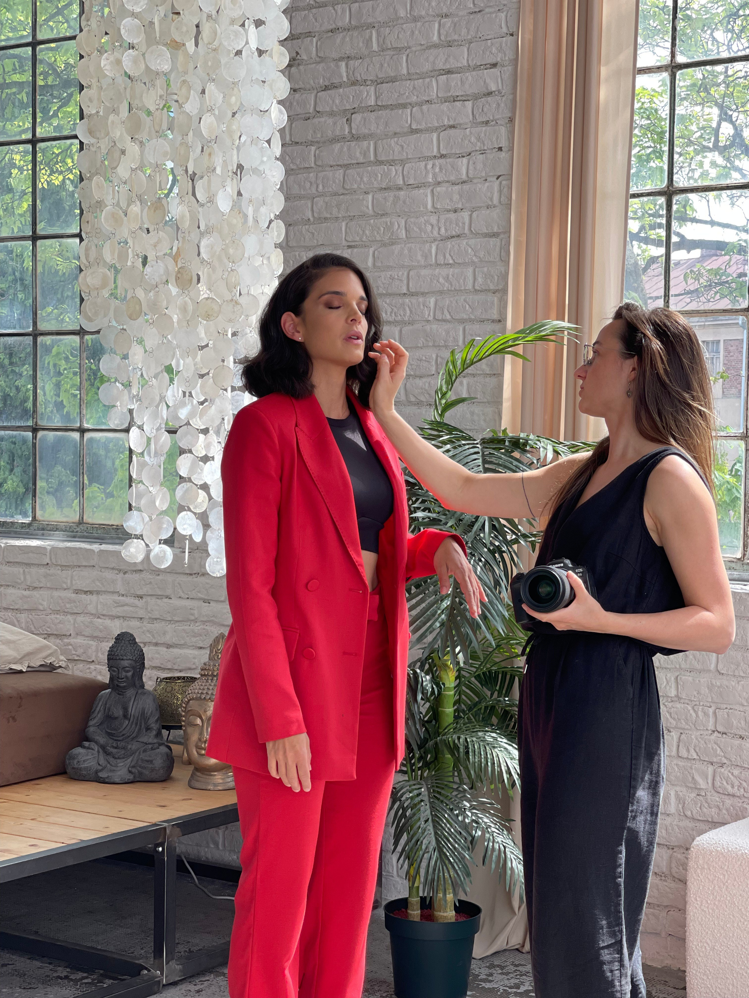 Price and booking. Dana Lišková — Empathetic Photographer | Introspective Artist |Neurodivergent Coach | Founder of Artepy.cz