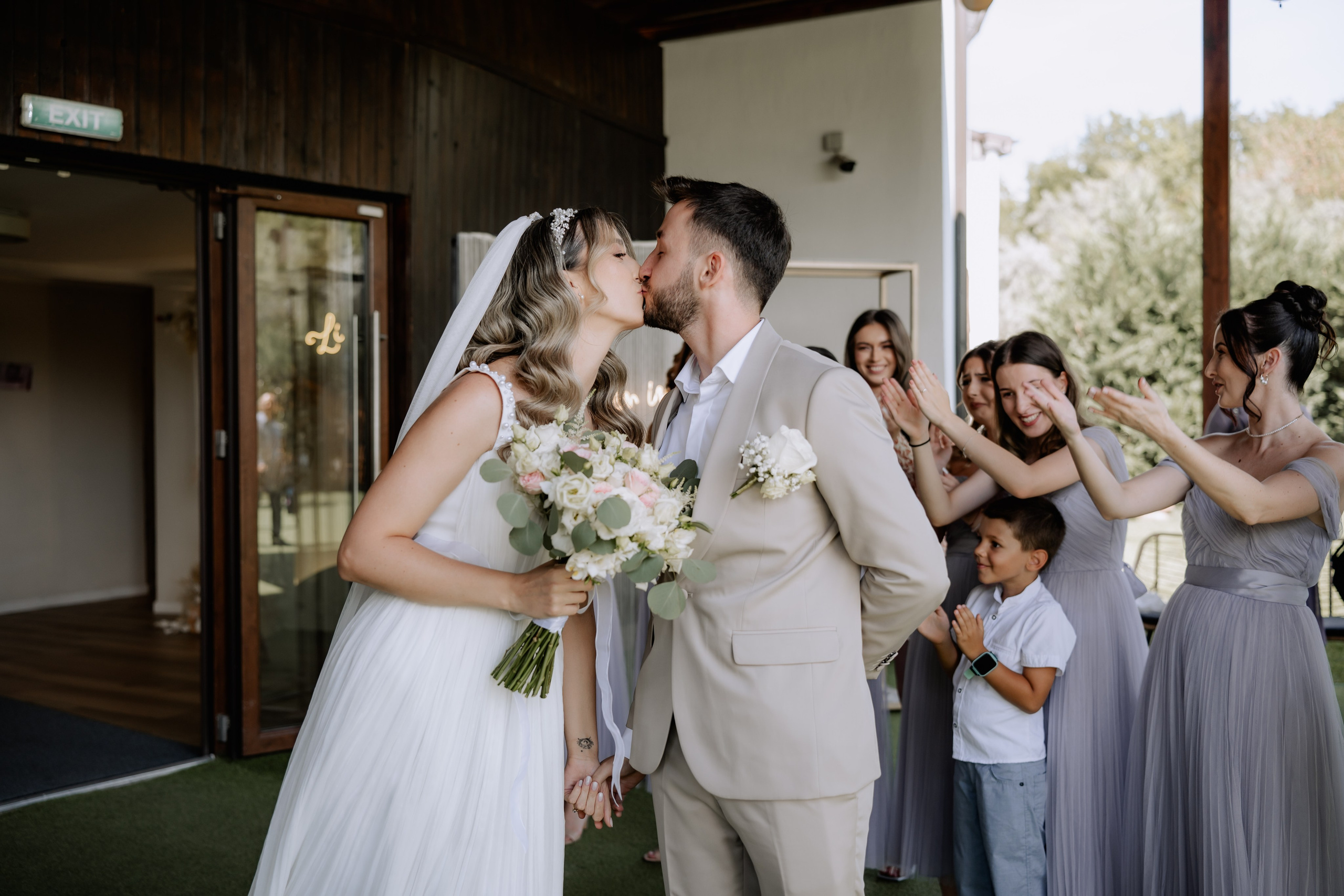 Madalina + Cosmin | Wedding day. Proud Vision Weddings | Wedding Photography & Film — Servicii profesionale Foto Video Nunta Iasi