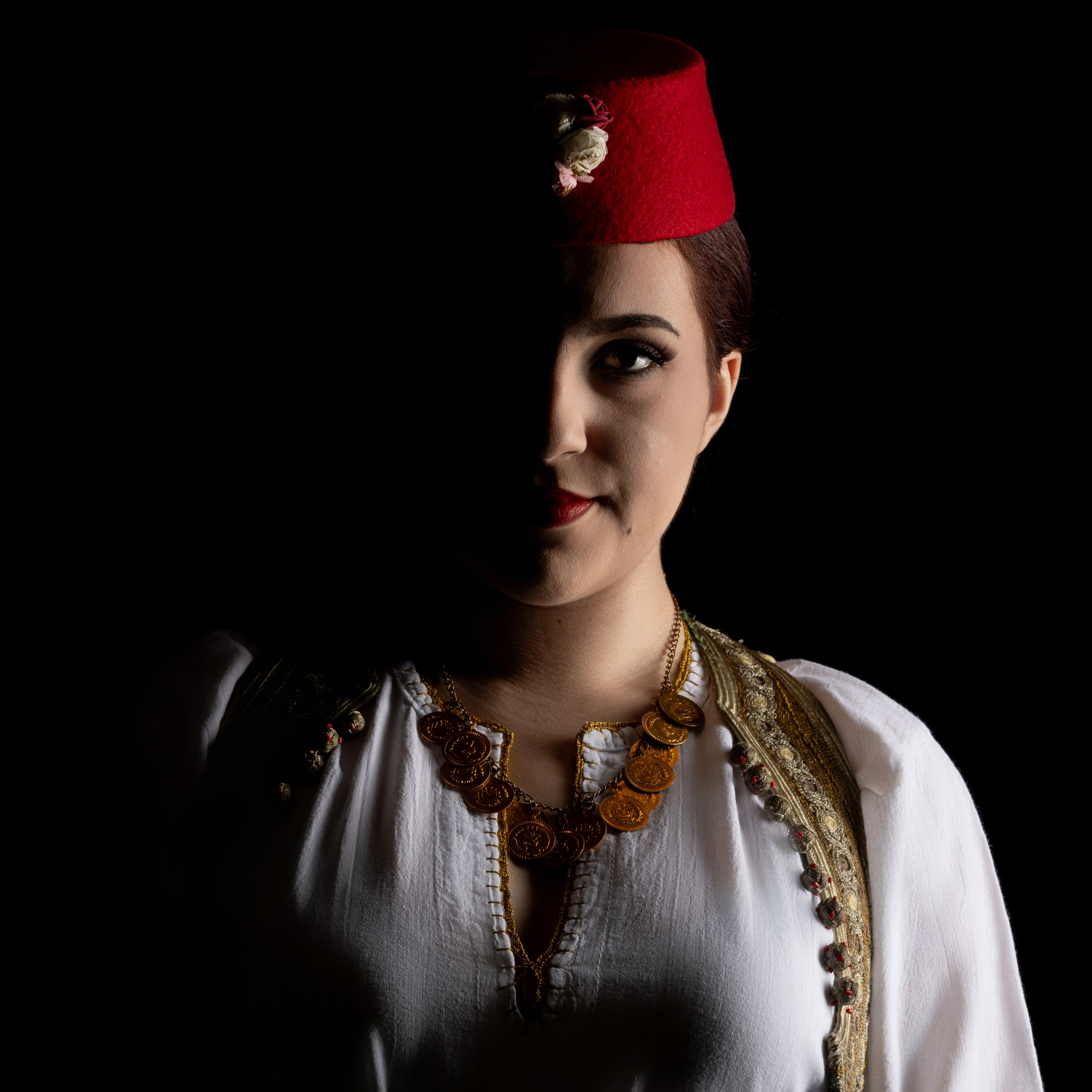 Creative Portrait & Fashion Photography – Studio & Outdoor Shoots. Namir Čomaga — fotograf iz Sarajeva, portreti, tradicija i kultura u fokusu objektiva