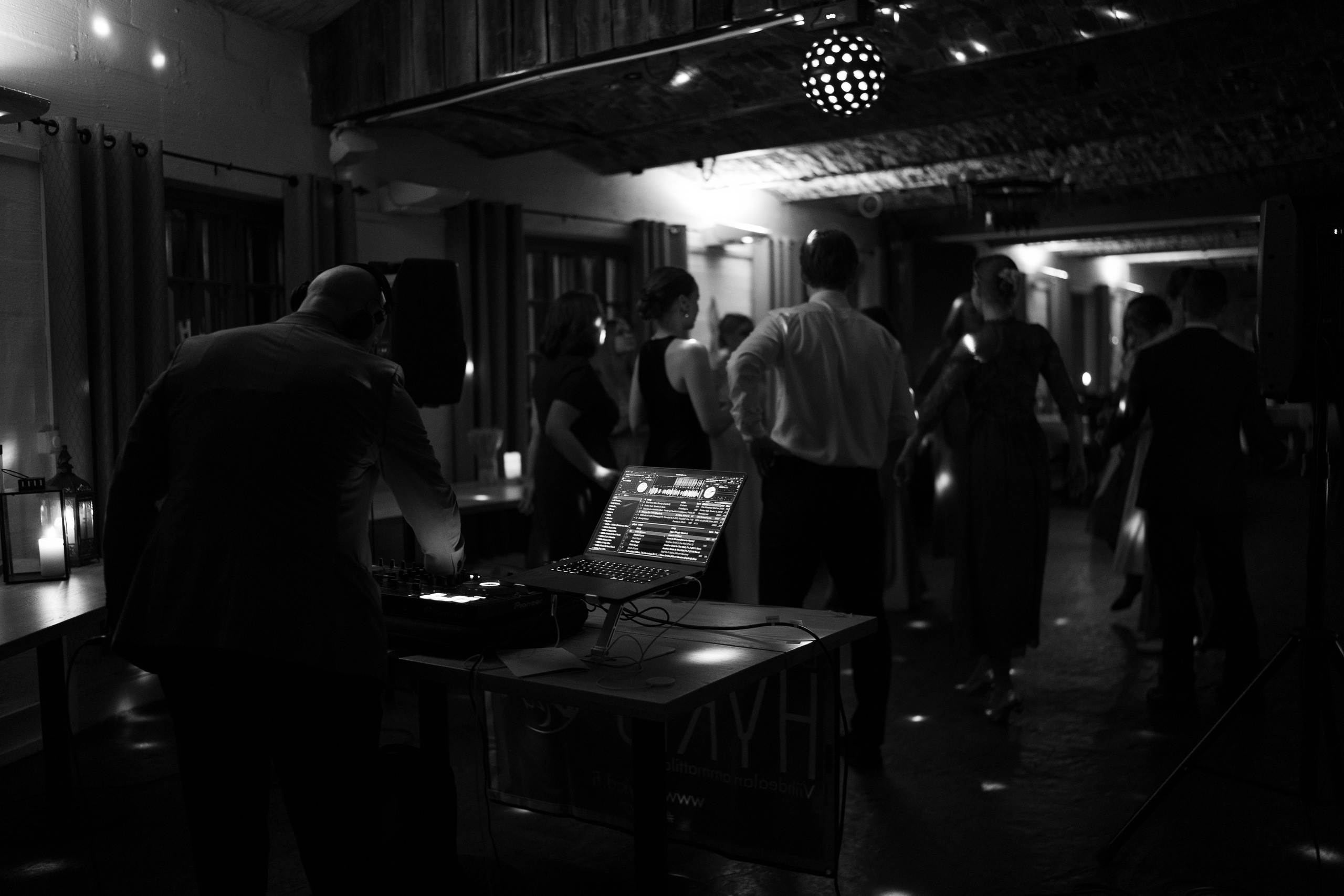 C&A. Wedding and portrait photographer in Helsinki Vickan O