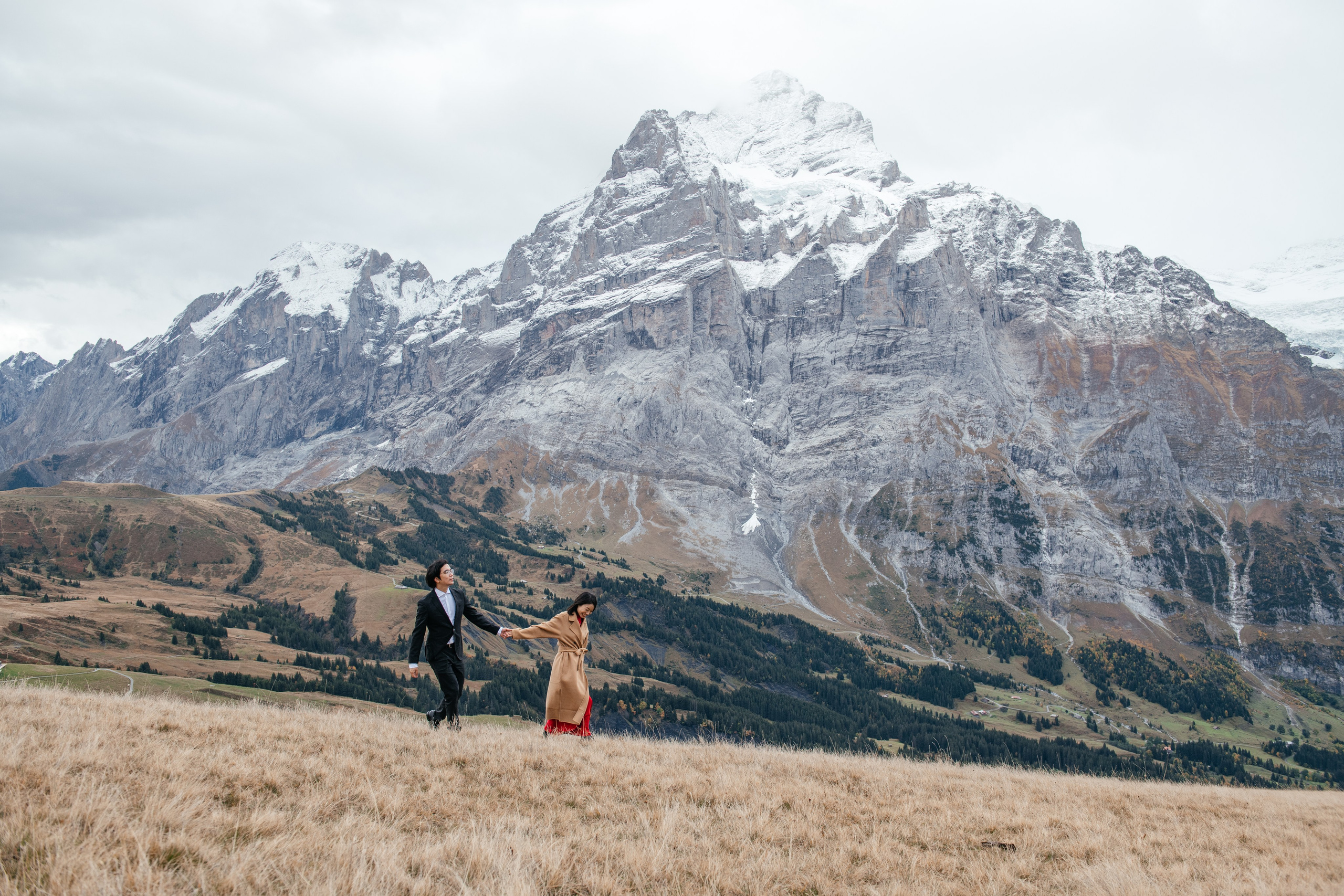 Kaiwen & Xiaoming Grindelwald, Switzerland. I am Elena Altendorfer. Wedding photographer in Zurich and Switzerland